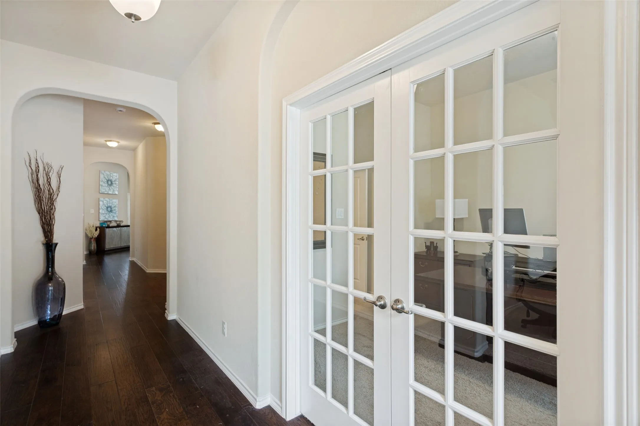 Single Family Residence For Sale in Tarrant County , 27 Oakridge Lane, Edgecliff Village, Texas 76134, 3 Bedroom, 3 Bathroom, 2 Garage spaces, 2,710 Sqft, built in 2015, mls#21297314, Real Estate Agent in Edgecliff Village, Homes For Sale in Tarrant county, Homes For Sale in Edgecliff Village, Realtor in Edgecliff Village Texas, Real Estate Brokerage Independent Realty Texas, Luminita Cordes Realtor