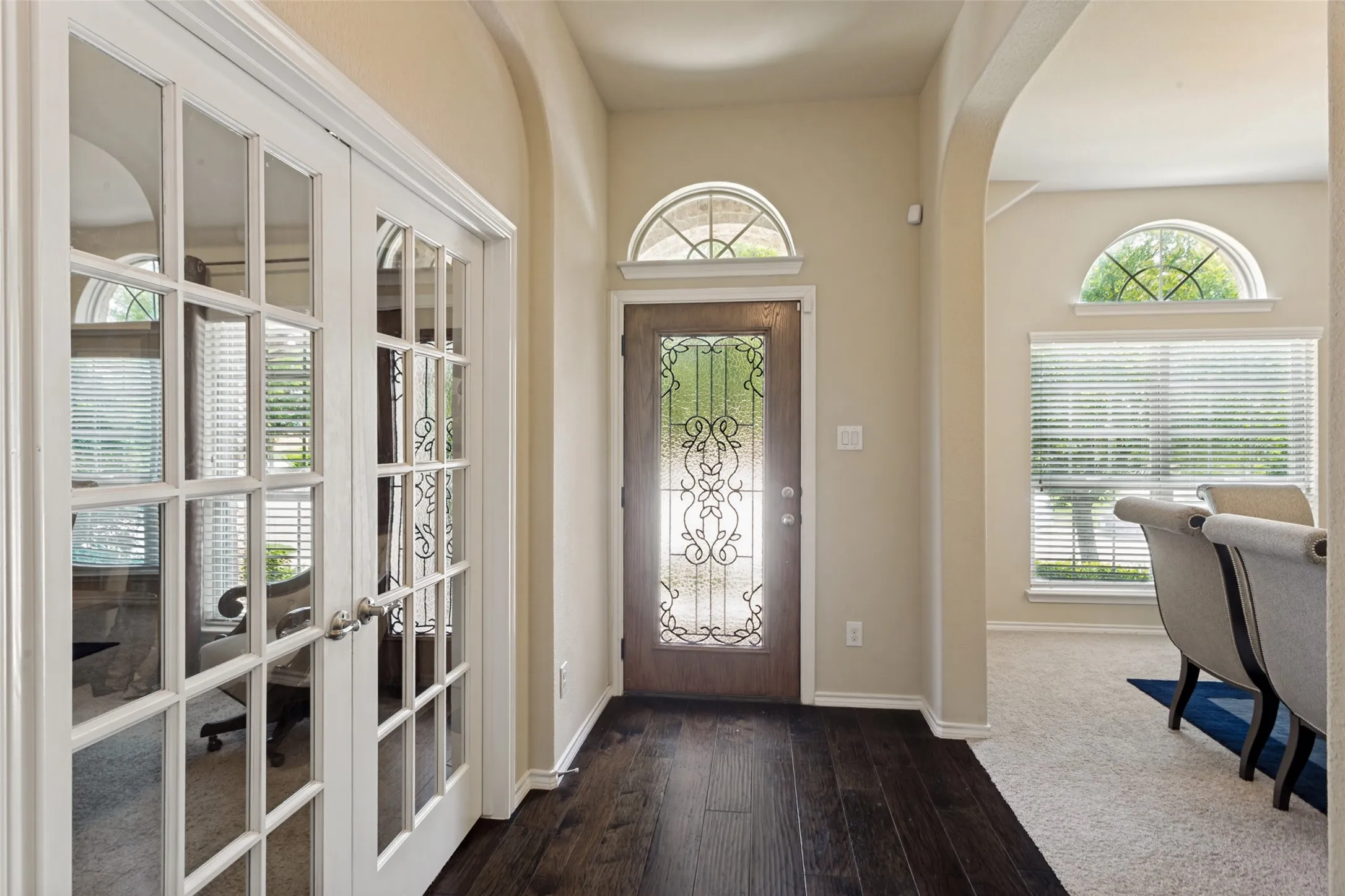 Single Family Residence For Sale in Tarrant County , 27 Oakridge Lane, Edgecliff Village, Texas 76134, 3 Bedroom, 3 Bathroom, 2 Garage spaces, 2,710 Sqft, built in 2015, mls#21297314, Real Estate Agent in Edgecliff Village, Homes For Sale in Tarrant county, Homes For Sale in Edgecliff Village, Realtor in Edgecliff Village Texas, Real Estate Brokerage Independent Realty Texas, Luminita Cordes Realtor