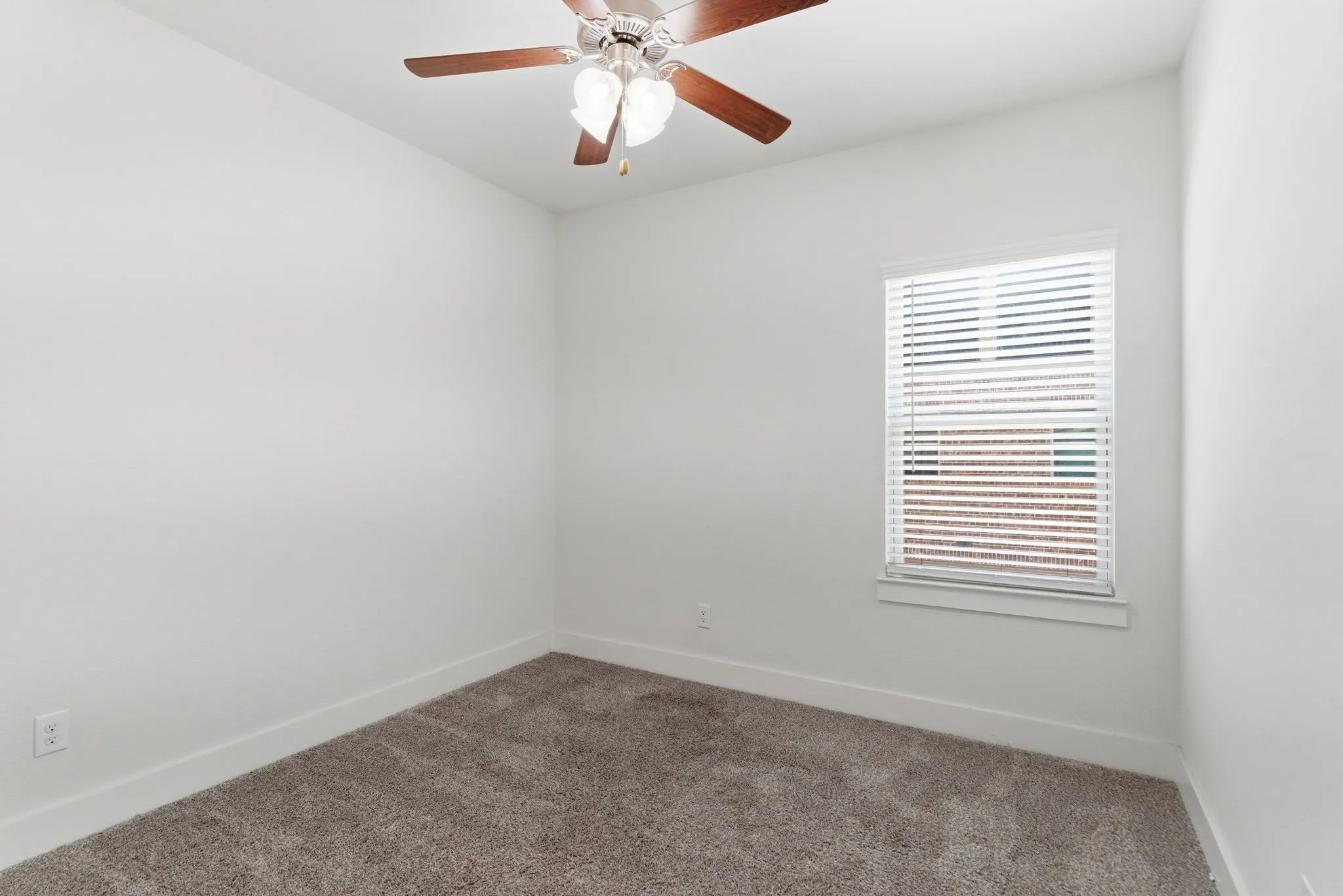 Townhouse For Sale in Denton County , 2420 Eureka Way, Lewisville, Texas 75056, 4 Bedroom, 4 Bathroom, 2 Garage spaces, 2,027 Sqft, built in 2017, mls#21299967, Real Estate Agent in Lewisville, Homes For Sale in Denton county, Homes For Sale in Lewisville, Realtor in Lewisville Texas, Real Estate Brokerage Independent Realty Texas, Luminita Cordes Realtor