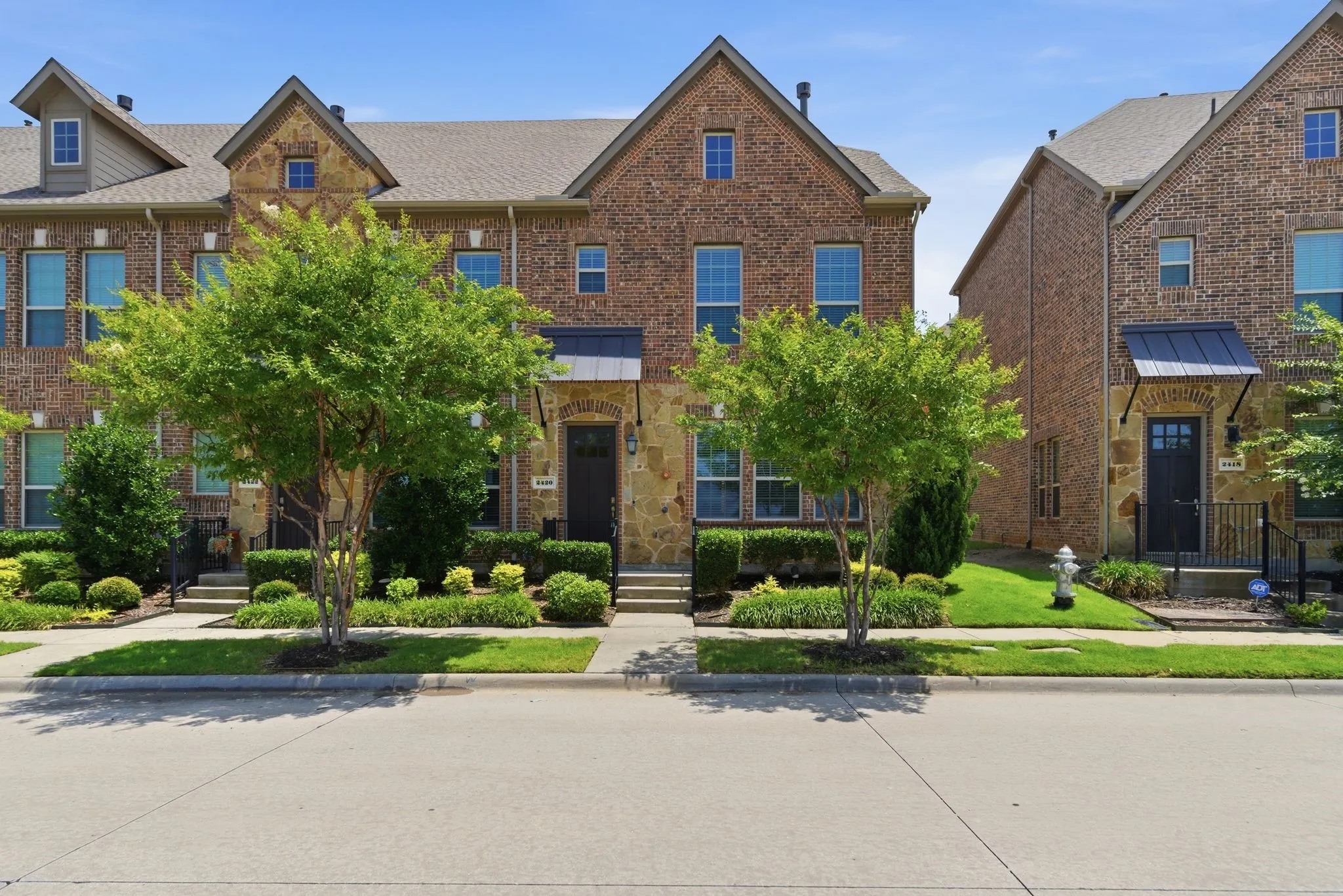 Townhouse For Sale in Denton County , 2420 Eureka Way, Lewisville, Texas 75056, 4 Bedroom, 4 Bathroom, 2 Garage spaces, 2,027 Sqft, built in 2017, mls#21299967, Real Estate Agent in Lewisville, Homes For Sale in Denton county, Homes For Sale in Lewisville, Realtor in Lewisville Texas, Real Estate Brokerage Independent Realty Texas, Luminita Cordes Realtor