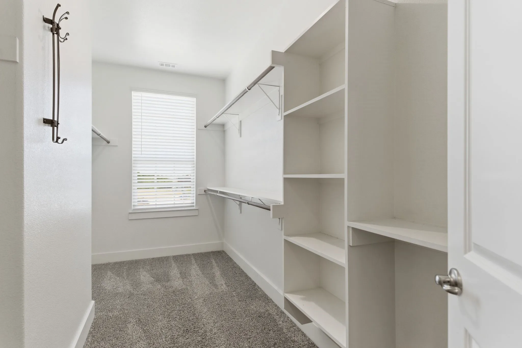 Townhouse For Sale in Denton County , 2420 Eureka Way, Lewisville, Texas 75056, 4 Bedroom, 4 Bathroom, 2 Garage spaces, 2,027 Sqft, built in 2017, mls#21299967, Real Estate Agent in Lewisville, Homes For Sale in Denton county, Homes For Sale in Lewisville, Realtor in Lewisville Texas, Real Estate Brokerage Independent Realty Texas, Luminita Cordes Realtor