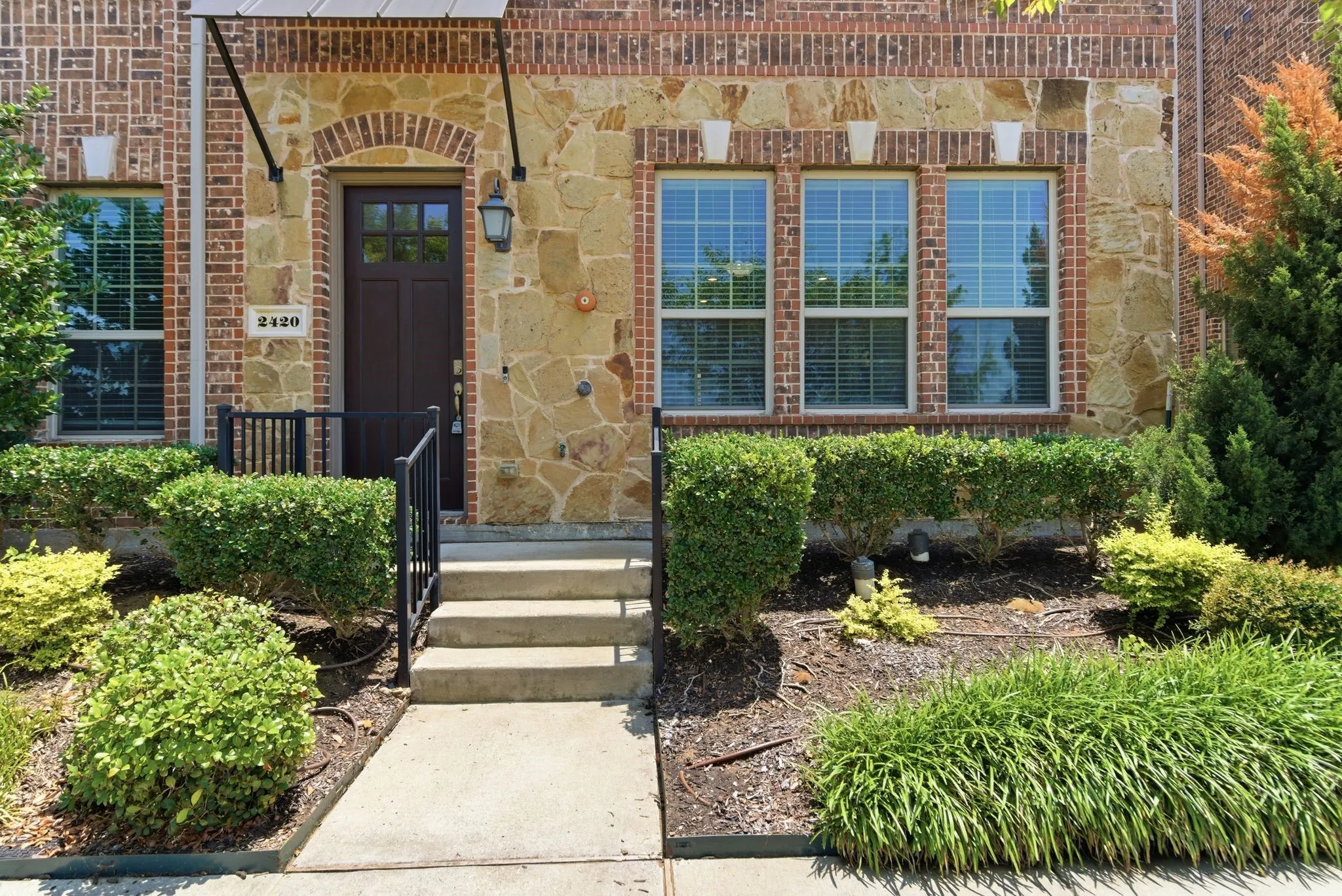 Townhouse For Sale in Denton County , 2420 Eureka Way, Lewisville, Texas 75056, 4 Bedroom, 4 Bathroom, 2 Garage spaces, 2,027 Sqft, built in 2017, mls#21299967, Real Estate Agent in Lewisville, Homes For Sale in Denton county, Homes For Sale in Lewisville, Realtor in Lewisville Texas, Real Estate Brokerage Independent Realty Texas, Luminita Cordes Realtor
