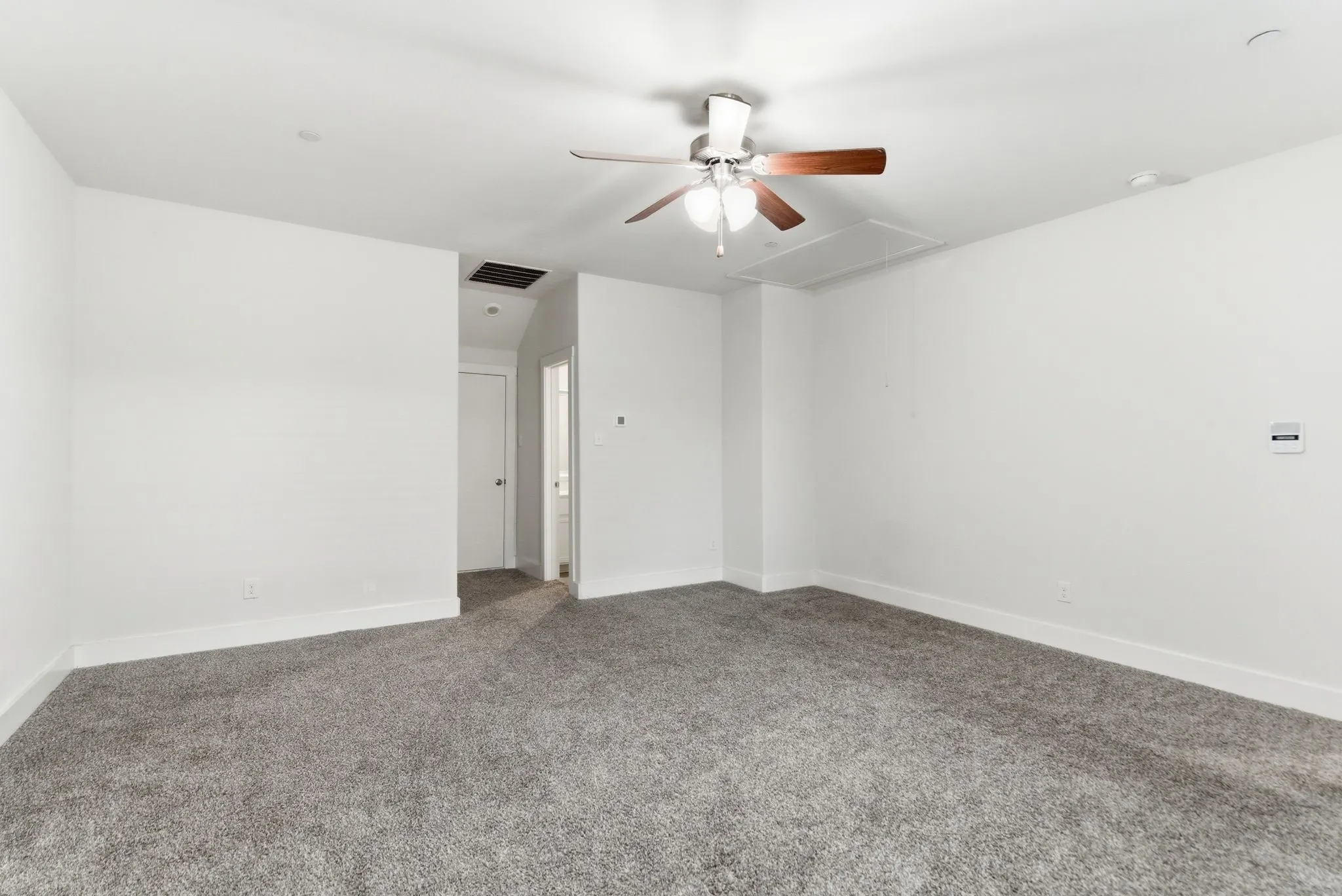 Townhouse For Sale in Denton County , 2420 Eureka Way, Lewisville, Texas 75056, 4 Bedroom, 4 Bathroom, 2 Garage spaces, 2,027 Sqft, built in 2017, mls#21299967, Real Estate Agent in Lewisville, Homes For Sale in Denton county, Homes For Sale in Lewisville, Realtor in Lewisville Texas, Real Estate Brokerage Independent Realty Texas, Luminita Cordes Realtor