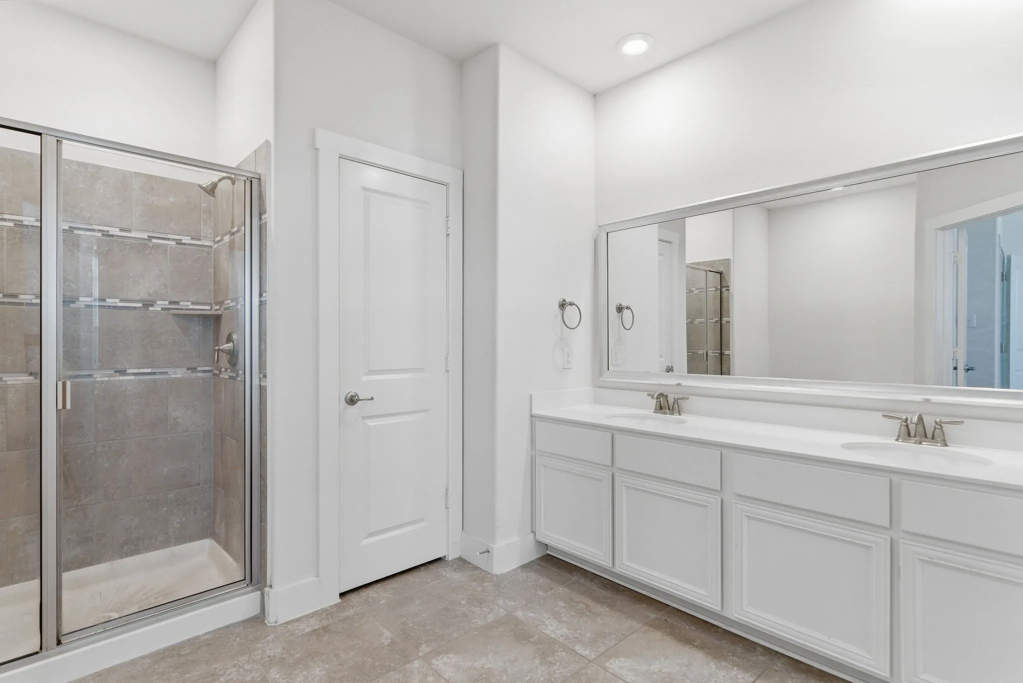 Townhouse For Sale in Denton County , 2420 Eureka Way, Lewisville, Texas 75056, 4 Bedroom, 4 Bathroom, 2 Garage spaces, 2,027 Sqft, built in 2017, mls#21299967, Real Estate Agent in Lewisville, Homes For Sale in Denton county, Homes For Sale in Lewisville, Realtor in Lewisville Texas, Real Estate Brokerage Independent Realty Texas, Luminita Cordes Realtor