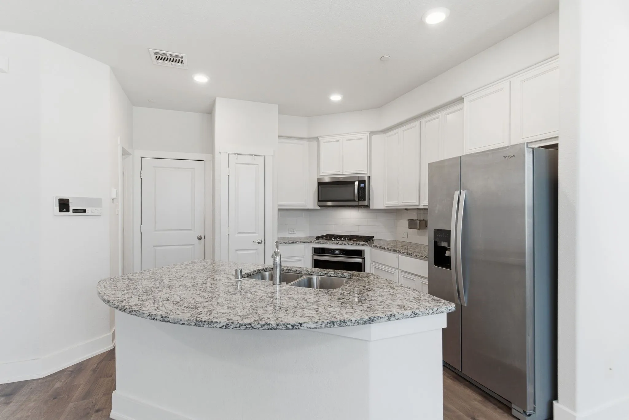 Townhouse For Sale in Denton County , 2420 Eureka Way, Lewisville, Texas 75056, 4 Bedroom, 4 Bathroom, 2 Garage spaces, 2,027 Sqft, built in 2017, mls#21299967, Real Estate Agent in Lewisville, Homes For Sale in Denton county, Homes For Sale in Lewisville, Realtor in Lewisville Texas, Real Estate Brokerage Independent Realty Texas, Luminita Cordes Realtor