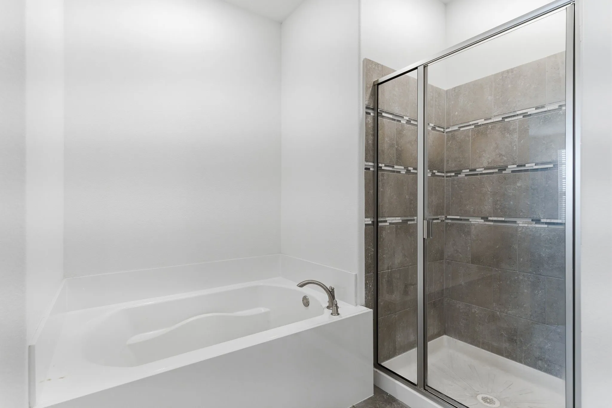 Townhouse For Sale in Denton County , 2420 Eureka Way, Lewisville, Texas 75056, 4 Bedroom, 4 Bathroom, 2 Garage spaces, 2,027 Sqft, built in 2017, mls#21299967, Real Estate Agent in Lewisville, Homes For Sale in Denton county, Homes For Sale in Lewisville, Realtor in Lewisville Texas, Real Estate Brokerage Independent Realty Texas, Luminita Cordes Realtor