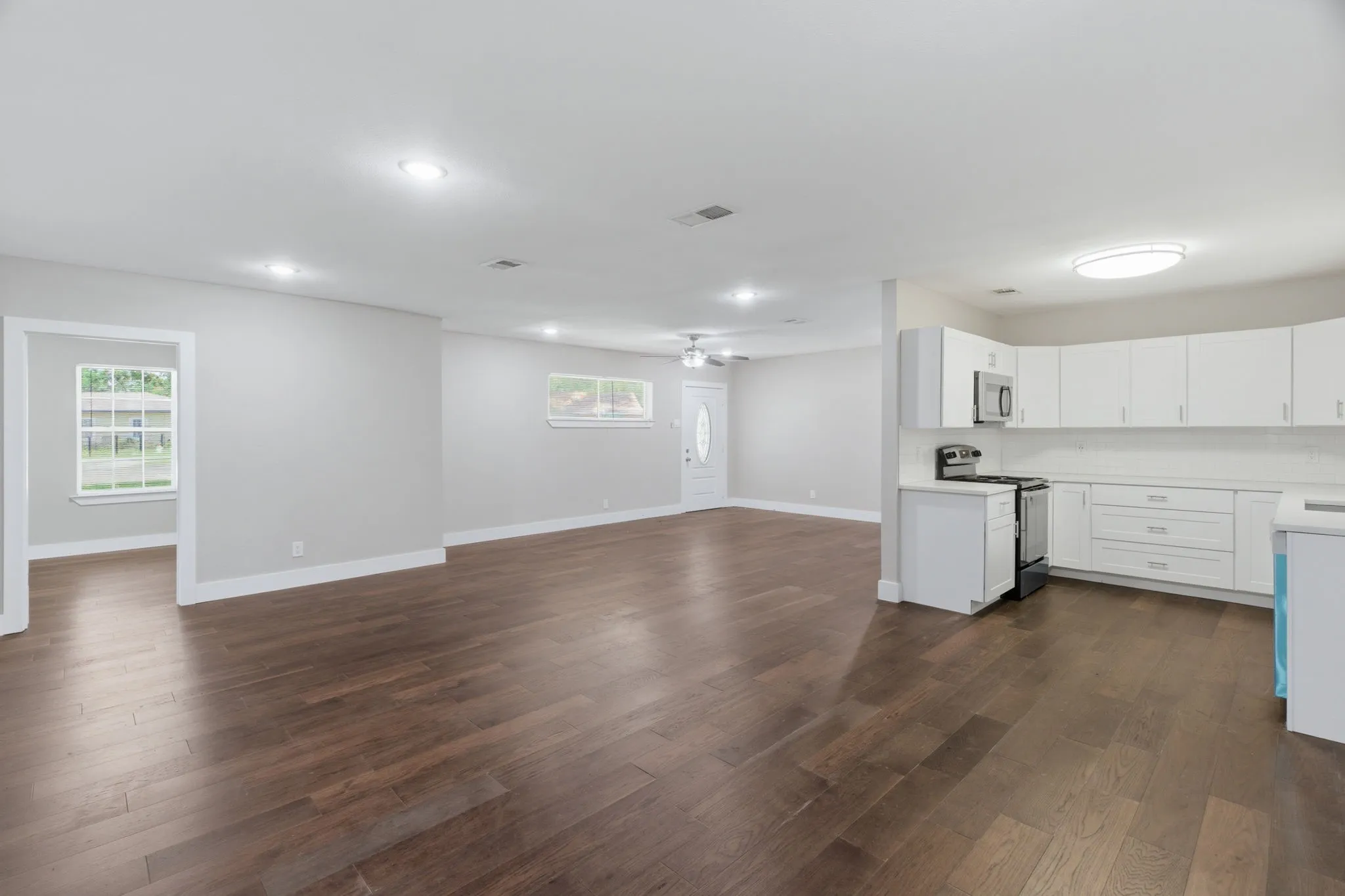 Single Family Residence For Sale in Dallas County , 2204 Dunloe Avenue, Dallas, Texas 75228, 4 Bedroom, 2 Bathroom, Garage spaces, 1,607 Sqft, built in 1952, mls#21297381, Real Estate Agent in Dallas, Homes For Sale in Dallas county, Homes For Sale in Dallas, Realtor in Dallas Texas, Real Estate Brokerage Independent Realty Texas, Luminita Cordes Realtor