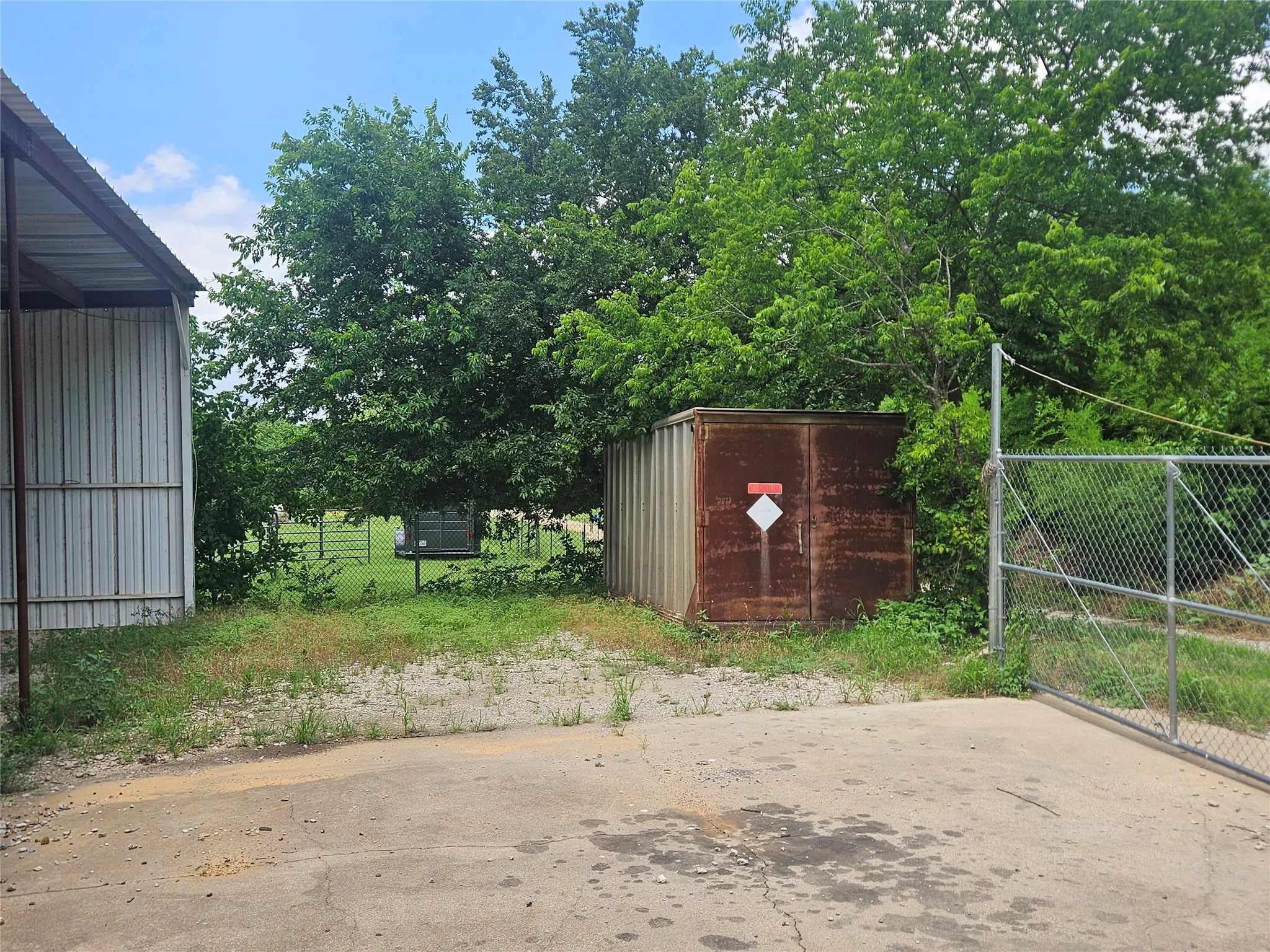 Warehouse For Rent in Tarrant County , 103 N 3rd Avenue, Mansfield, Texas 76063, 0, 0, Garage spaces, 0 Sqft, built in 1965, mls#21298728, Real Estate Agent in Mansfield, Homes For Rent in Tarrant county, Homes For Rent in Mansfield, Realtor in Mansfield Texas, Real Estate Brokerage Independent Realty Texas, Luminita Cordes Realtor