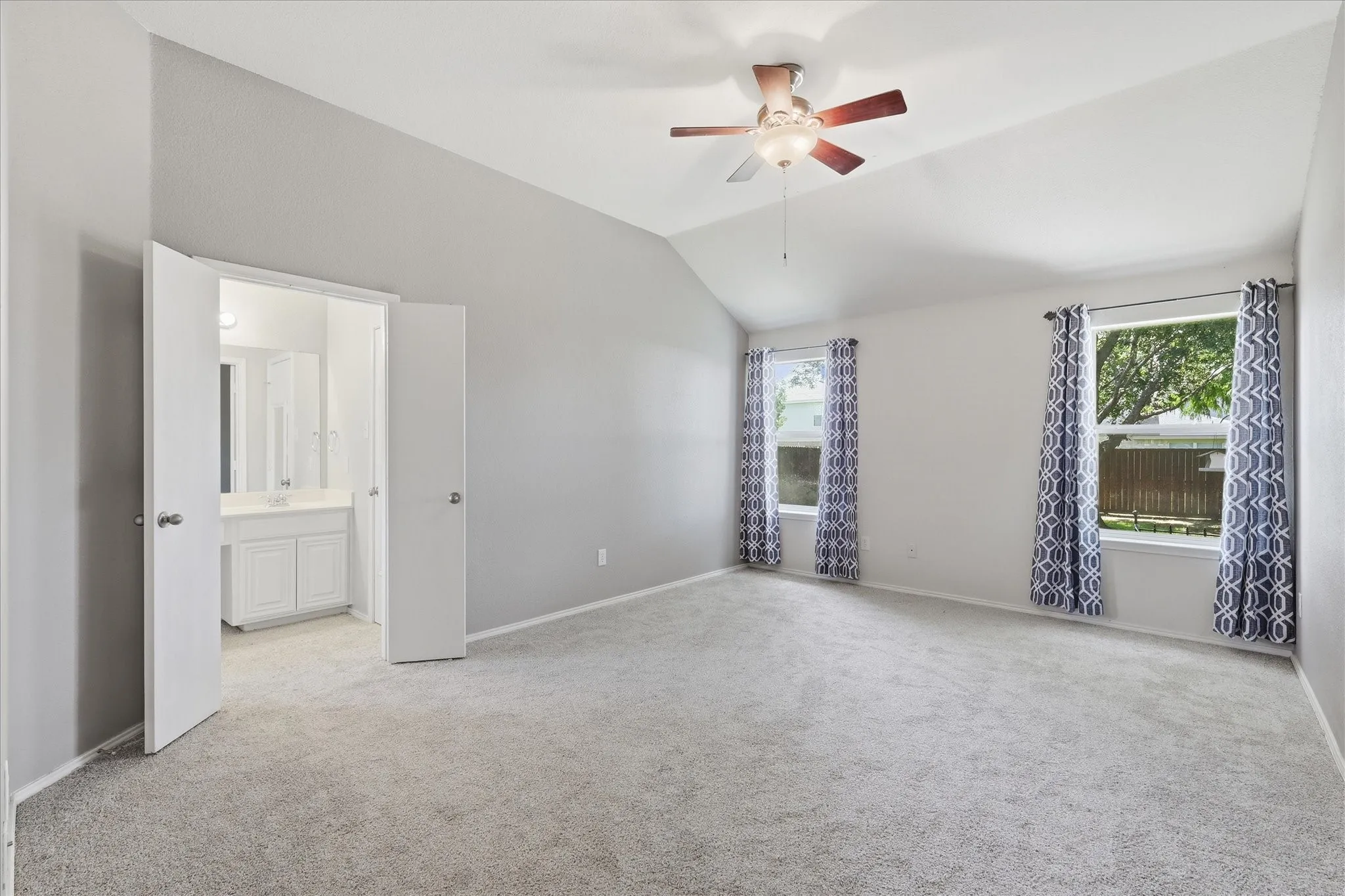 Single Family Residence For Sale in Denton County , 213 Mckamy Boulevard, Denton, Texas 76207, 4 Bedroom, 2 Bathroom, 2 Garage spaces, 1,836 Sqft, built in 2004, mls#21298097, Real Estate Agent in Denton, Homes For Sale in Denton county, Homes For Sale in Denton, Realtor in Denton Texas, Real Estate Brokerage Independent Realty Texas, Luminita Cordes Realtor