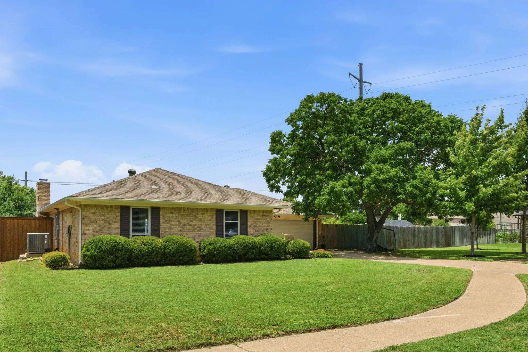 Lots of yard space in front and behind!