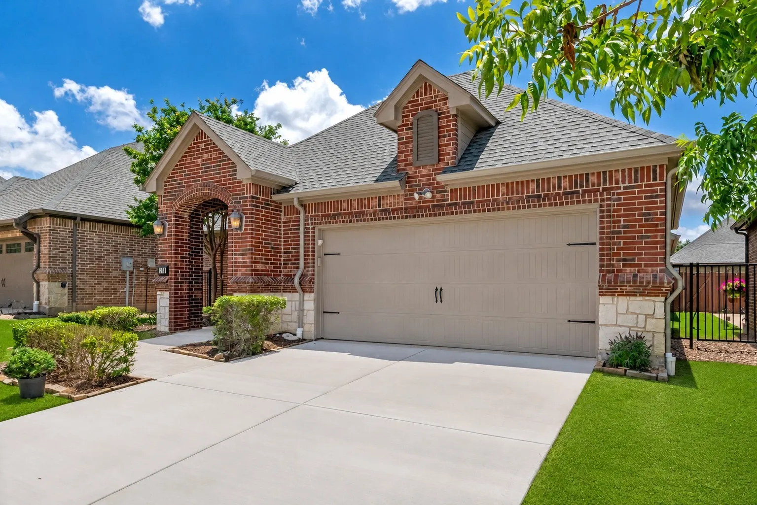 Condominium For Sale in Tarrant County , 768 Apeldoorn Lane, Keller, Texas 76248, 2 Bedroom, 2 Bathroom, 2 Garage spaces, 1,681 Sqft, built in 2013, mls#21295283, Real Estate Agent in Keller, Homes For Sale in Tarrant county, Homes For Sale in Keller, Realtor in Keller Texas, Real Estate Brokerage Independent Realty Texas, Luminita Cordes Realtor
