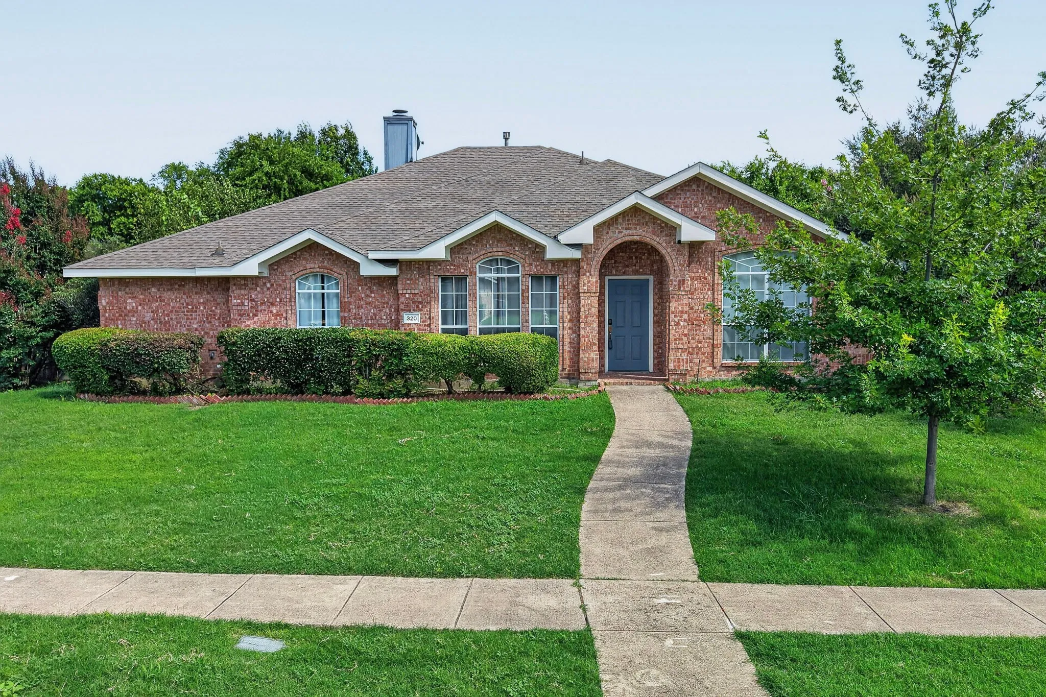 Single Family Residence For Sale in Collin County , 320 Elizabeth Trail, Murphy, Texas 75094, 4 Bedroom, 3 Bathroom, 2 Garage spaces, 2,323 Sqft, built in 2001, mls#21299866, Real Estate Agent in Murphy, Homes For Sale in Collin county, Homes For Sale in Murphy, Realtor in Murphy Texas, Real Estate Brokerage Independent Realty Texas, Luminita Cordes Realtor