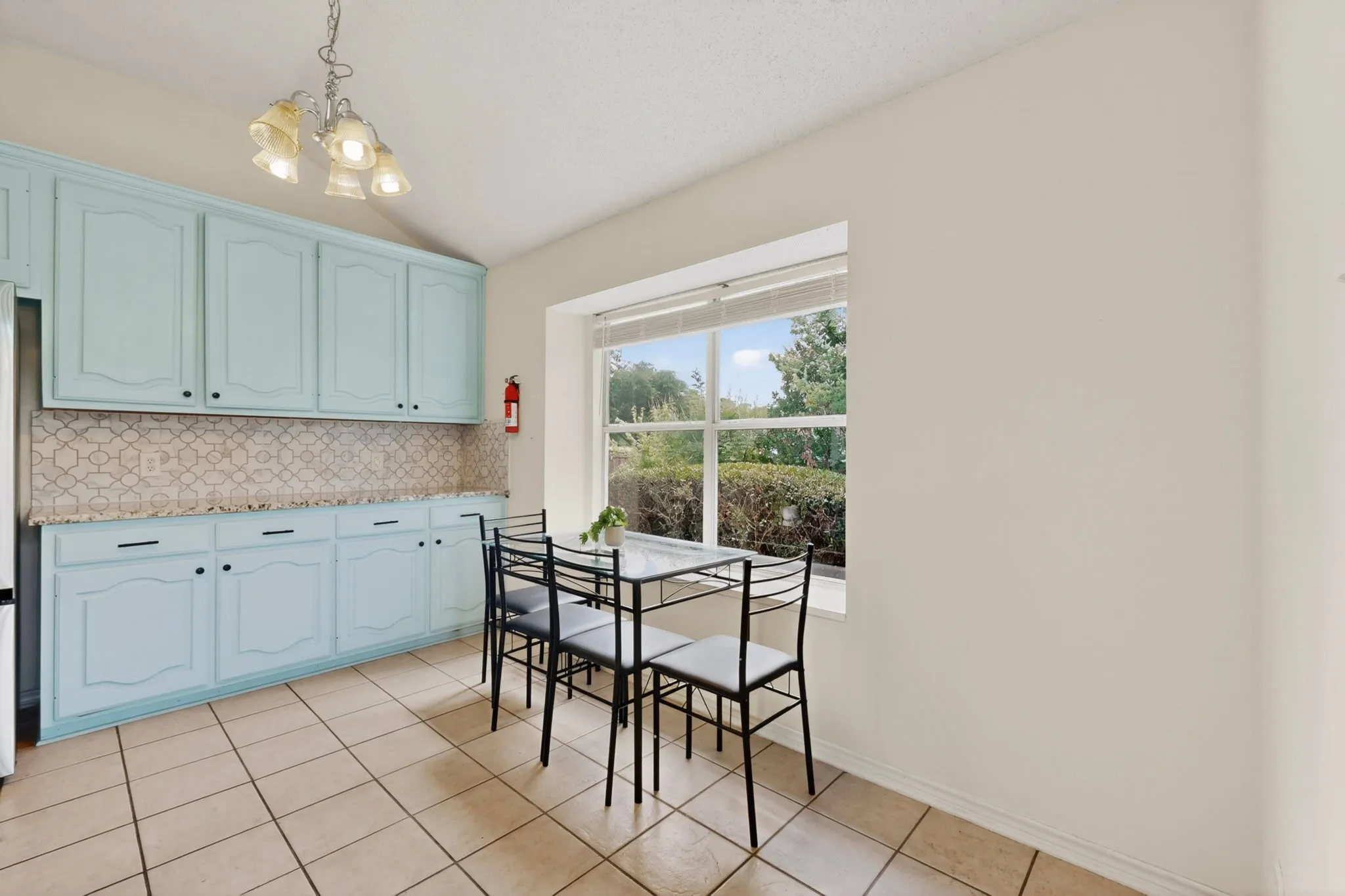 Single Family Residence For Sale in Collin County , 320 Elizabeth Trail, Murphy, Texas 75094, 4 Bedroom, 3 Bathroom, 2 Garage spaces, 2,323 Sqft, built in 2001, mls#21299866, Real Estate Agent in Murphy, Homes For Sale in Collin county, Homes For Sale in Murphy, Realtor in Murphy Texas, Real Estate Brokerage Independent Realty Texas, Luminita Cordes Realtor