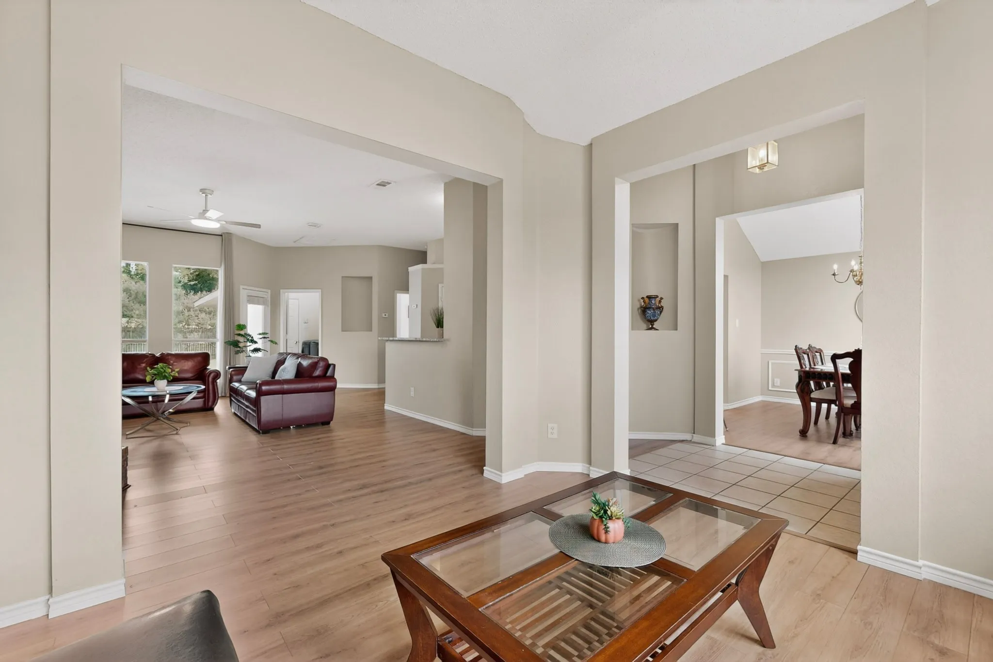 Single Family Residence For Sale in Collin County , 320 Elizabeth Trail, Murphy, Texas 75094, 4 Bedroom, 3 Bathroom, 2 Garage spaces, 2,323 Sqft, built in 2001, mls#21299866, Real Estate Agent in Murphy, Homes For Sale in Collin county, Homes For Sale in Murphy, Realtor in Murphy Texas, Real Estate Brokerage Independent Realty Texas, Luminita Cordes Realtor
