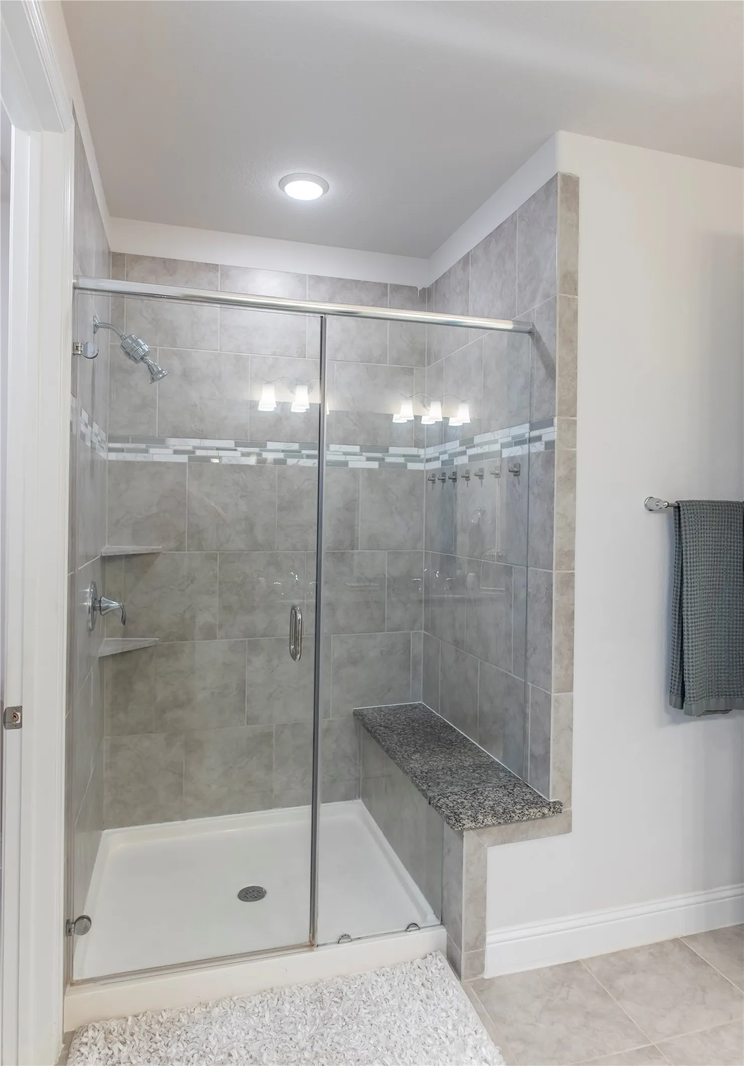 Stand alone shower