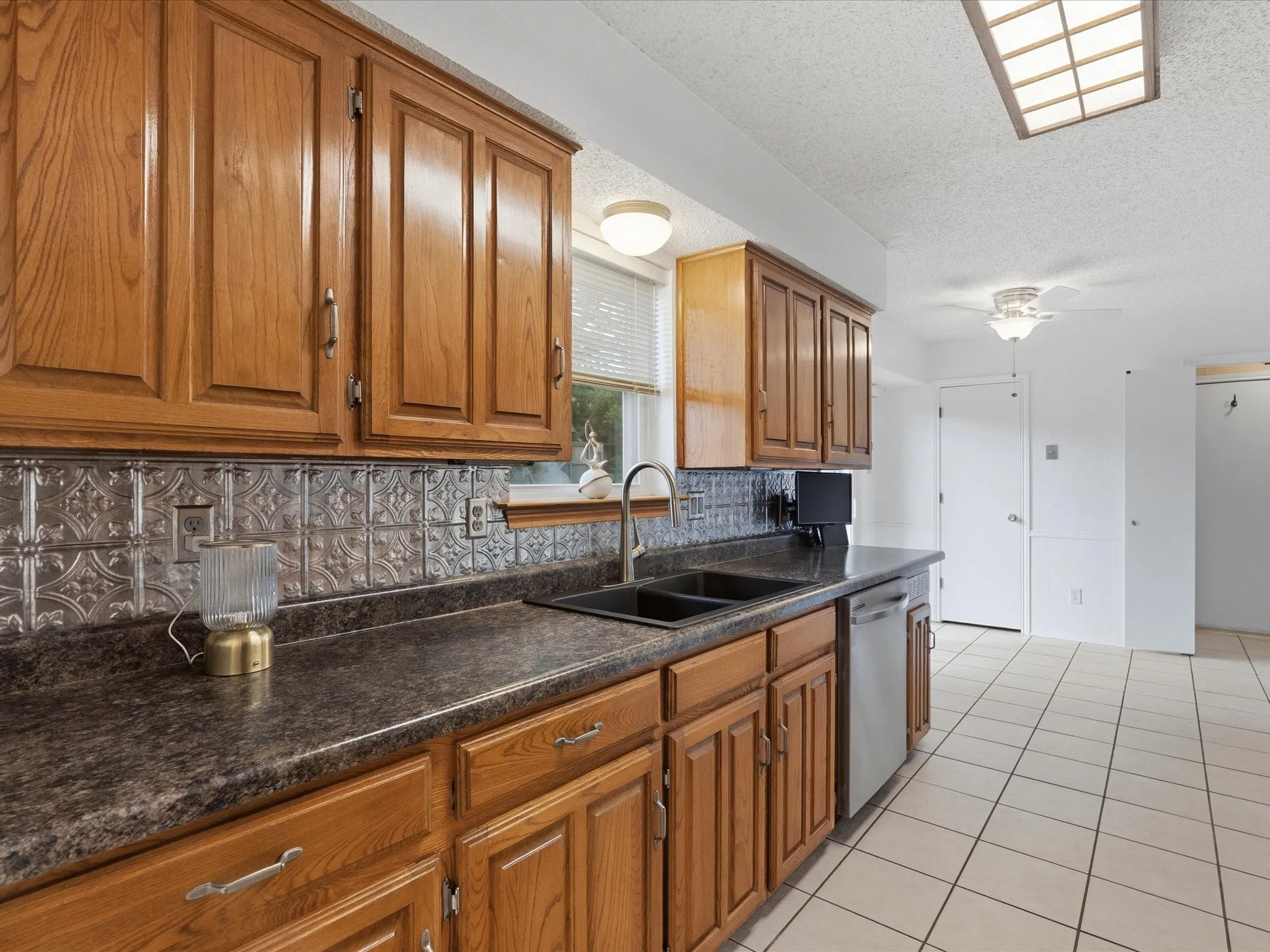 Single Family Residence For Sale in Dallas County , 602 Adams Drive, Duncanville, Texas 75137, 4 Bedroom, 2 Bathroom, 2 Garage spaces, 1,864 Sqft, built in 1978, mls#21299994, Real Estate Agent in Duncanville, Homes For Sale in Dallas county, Homes For Sale in Duncanville, Realtor in Duncanville Texas, Real Estate Brokerage Independent Realty Texas, Luminita Cordes Realtor