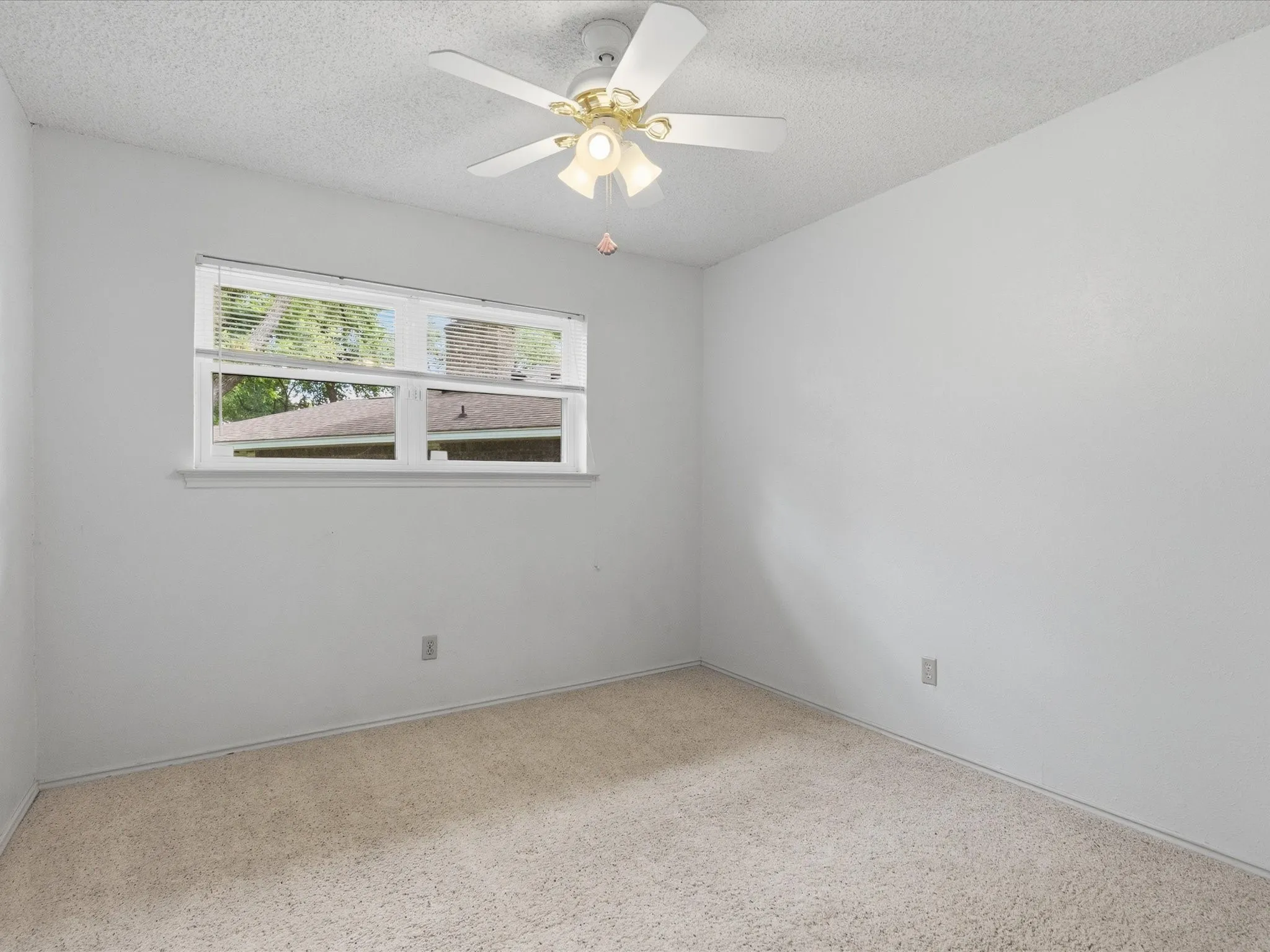 Single Family Residence For Sale in Dallas County , 602 Adams Drive, Duncanville, Texas 75137, 4 Bedroom, 2 Bathroom, 2 Garage spaces, 1,864 Sqft, built in 1978, mls#21299994, Real Estate Agent in Duncanville, Homes For Sale in Dallas county, Homes For Sale in Duncanville, Realtor in Duncanville Texas, Real Estate Brokerage Independent Realty Texas, Luminita Cordes Realtor