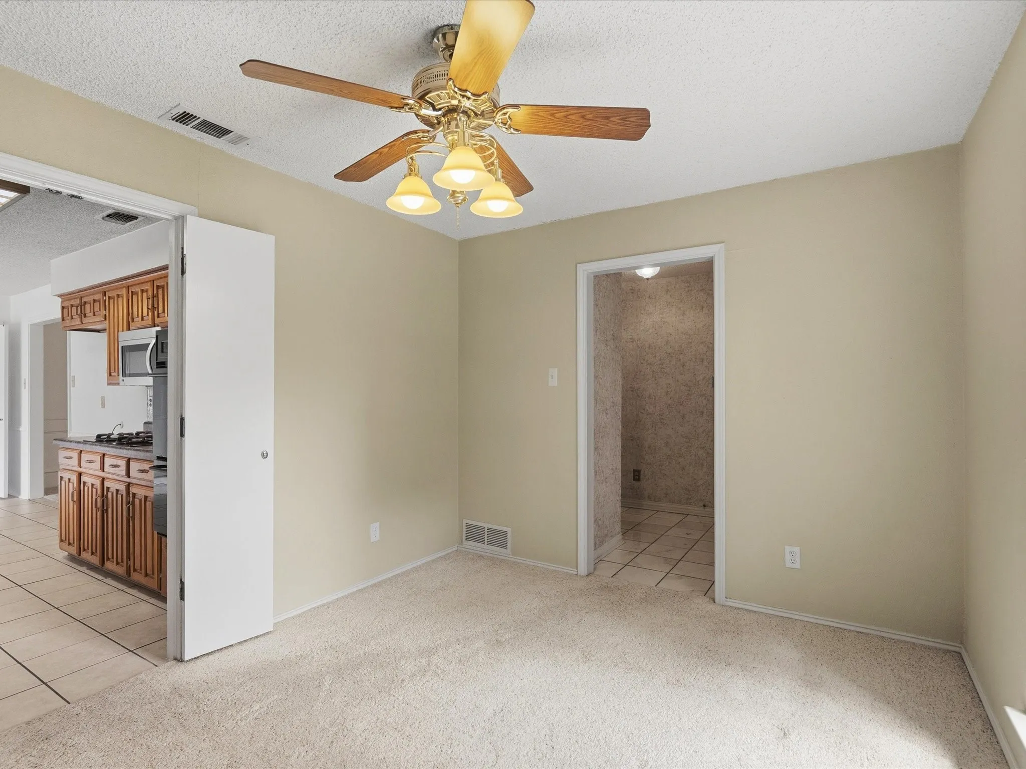Single Family Residence For Sale in Dallas County , 602 Adams Drive, Duncanville, Texas 75137, 4 Bedroom, 2 Bathroom, 2 Garage spaces, 1,864 Sqft, built in 1978, mls#21299994, Real Estate Agent in Duncanville, Homes For Sale in Dallas county, Homes For Sale in Duncanville, Realtor in Duncanville Texas, Real Estate Brokerage Independent Realty Texas, Luminita Cordes Realtor