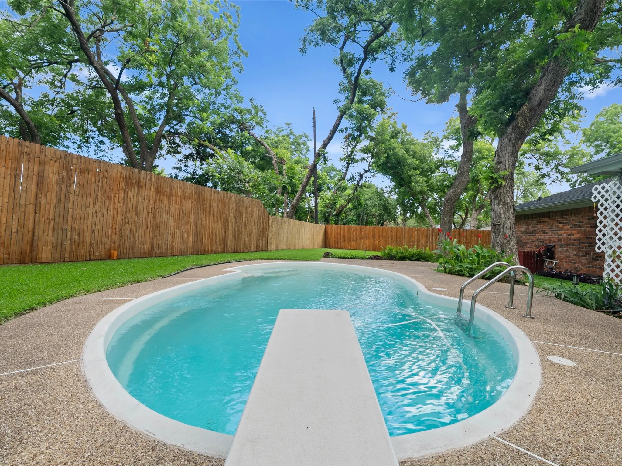 Single Family Residence For Sale in Dallas County , 602 Adams Drive, Duncanville, Texas 75137, 4 Bedroom, 2 Bathroom, 2 Garage spaces, 1,864 Sqft, built in 1978, mls#21299994, Real Estate Agent in Duncanville, Homes For Sale in Dallas county, Homes For Sale in Duncanville, Realtor in Duncanville Texas, Real Estate Brokerage Independent Realty Texas, Luminita Cordes Realtor