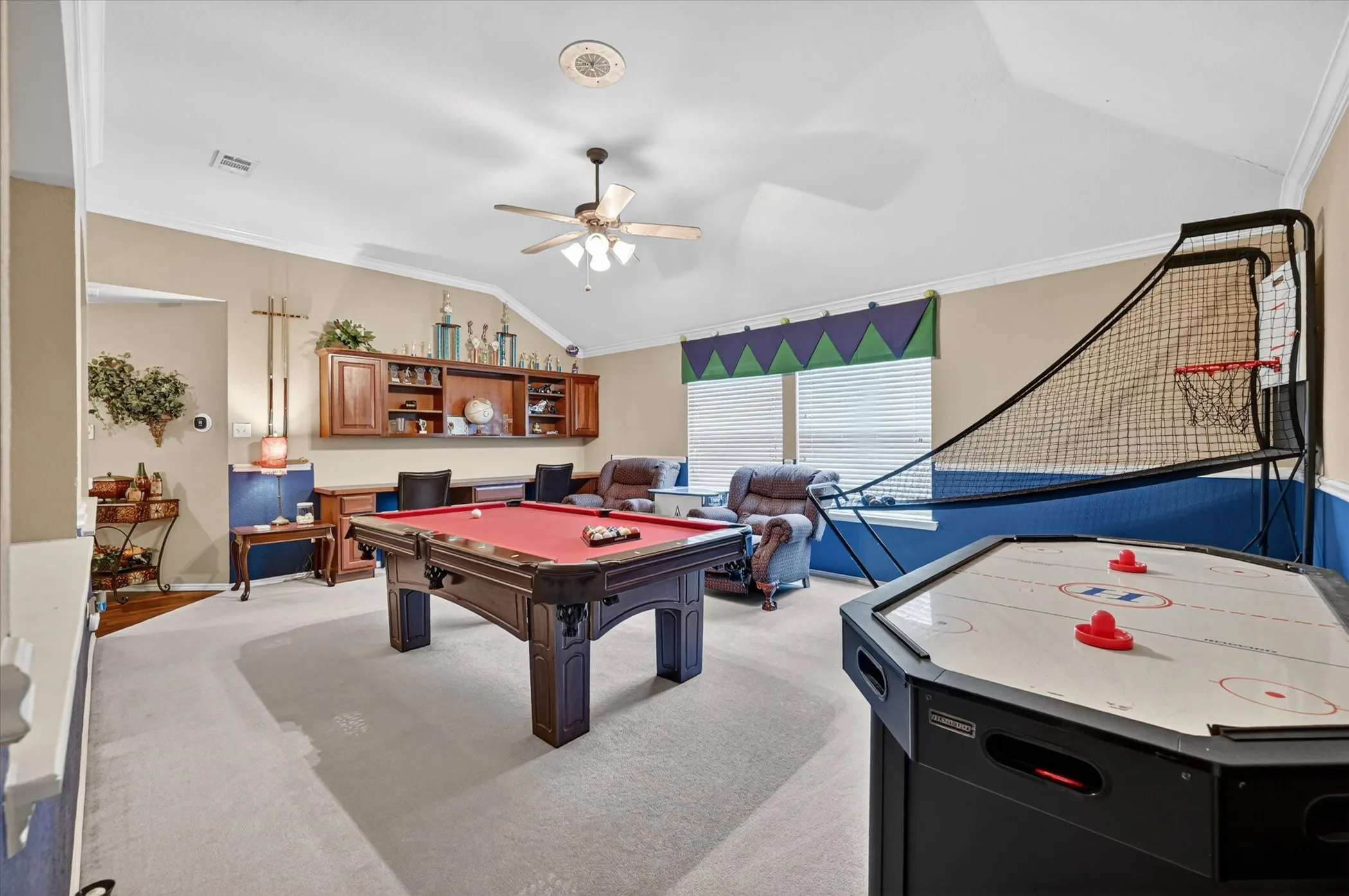 Single Family Residence For Sale in Tarrant County , 9956 Delamere Drive, Fort Worth, Texas 76244, 5 Bedroom, 3 Bathroom, 2 Garage spaces, 3,427 Sqft, built in 2002, mls#21299204, Real Estate Agent in Fort Worth, Homes For Sale in Tarrant county, Homes For Sale in Fort Worth, Realtor in Fort Worth Texas, Real Estate Brokerage Independent Realty Texas, Luminita Cordes Realtor