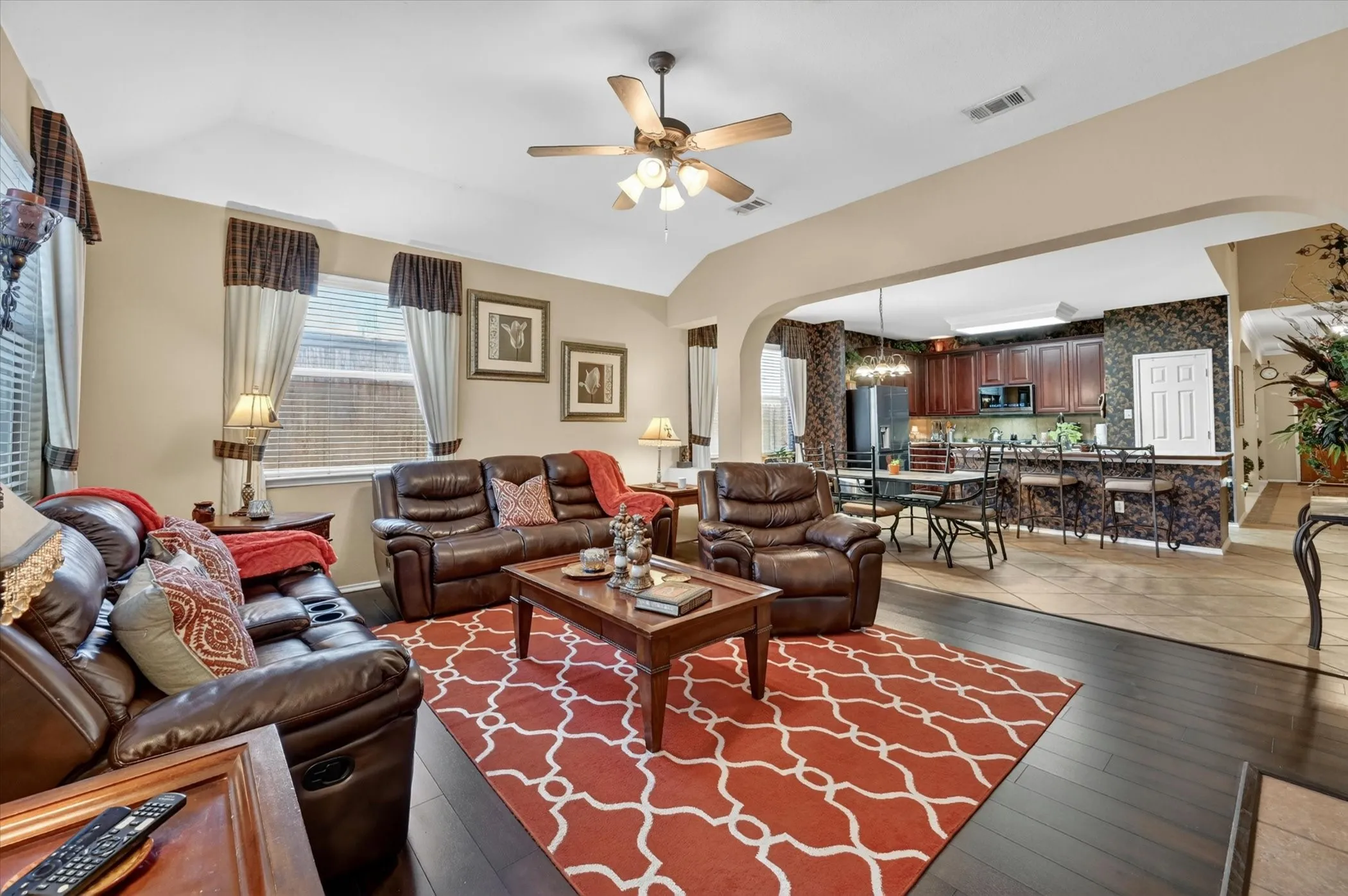 Single Family Residence For Sale in Tarrant County , 9956 Delamere Drive, Fort Worth, Texas 76244, 5 Bedroom, 3 Bathroom, 2 Garage spaces, 3,427 Sqft, built in 2002, mls#21299204, Real Estate Agent in Fort Worth, Homes For Sale in Tarrant county, Homes For Sale in Fort Worth, Realtor in Fort Worth Texas, Real Estate Brokerage Independent Realty Texas, Luminita Cordes Realtor