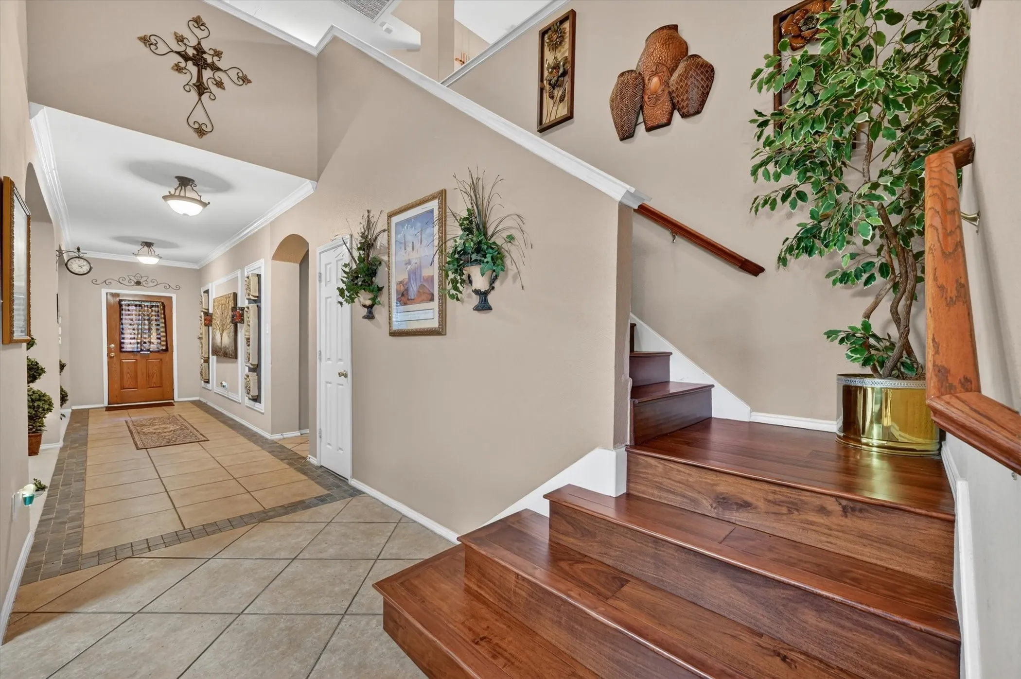 Single Family Residence For Sale in Tarrant County , 9956 Delamere Drive, Fort Worth, Texas 76244, 5 Bedroom, 3 Bathroom, 2 Garage spaces, 3,427 Sqft, built in 2002, mls#21299204, Real Estate Agent in Fort Worth, Homes For Sale in Tarrant county, Homes For Sale in Fort Worth, Realtor in Fort Worth Texas, Real Estate Brokerage Independent Realty Texas, Luminita Cordes Realtor