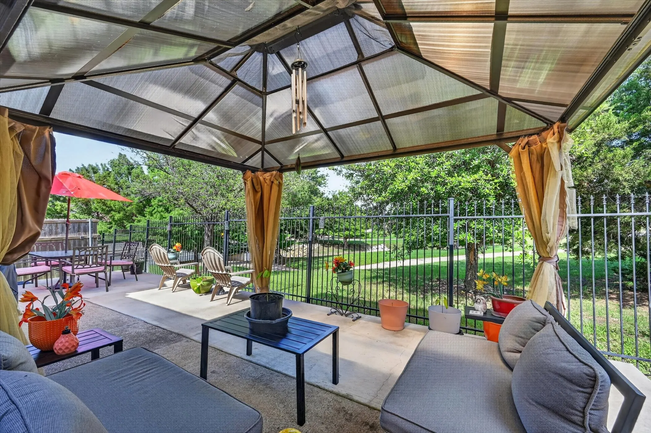 Single Family Residence For Sale in Tarrant County , 9956 Delamere Drive, Fort Worth, Texas 76244, 5 Bedroom, 3 Bathroom, 2 Garage spaces, 3,427 Sqft, built in 2002, mls#21299204, Real Estate Agent in Fort Worth, Homes For Sale in Tarrant county, Homes For Sale in Fort Worth, Realtor in Fort Worth Texas, Real Estate Brokerage Independent Realty Texas, Luminita Cordes Realtor