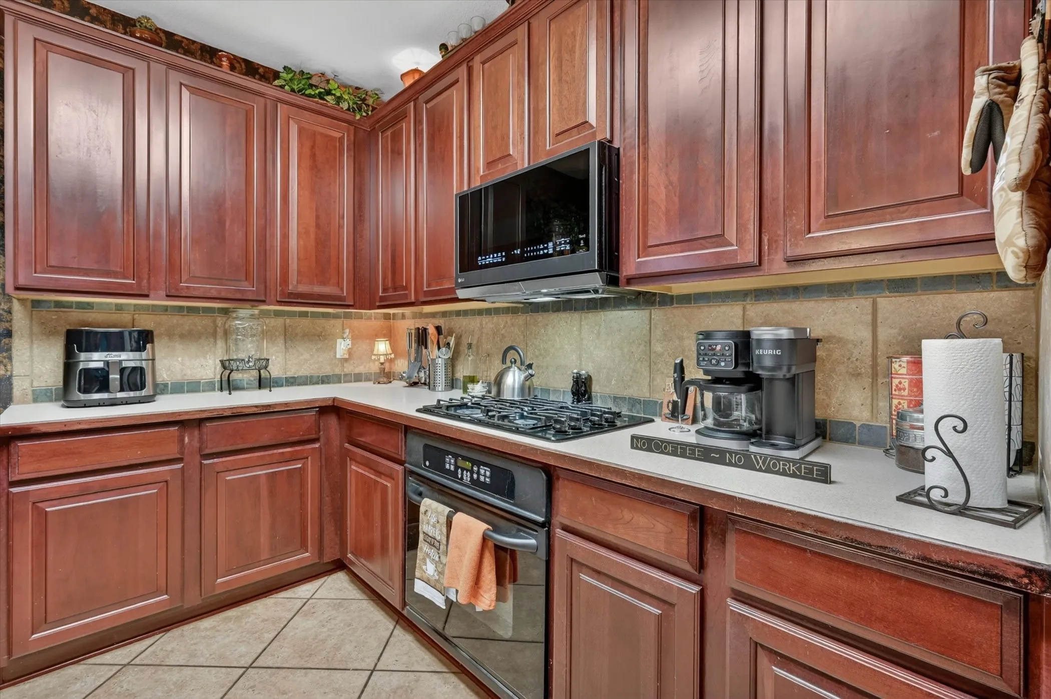 Single Family Residence For Sale in Tarrant County , 9956 Delamere Drive, Fort Worth, Texas 76244, 5 Bedroom, 3 Bathroom, 2 Garage spaces, 3,427 Sqft, built in 2002, mls#21299204, Real Estate Agent in Fort Worth, Homes For Sale in Tarrant county, Homes For Sale in Fort Worth, Realtor in Fort Worth Texas, Real Estate Brokerage Independent Realty Texas, Luminita Cordes Realtor