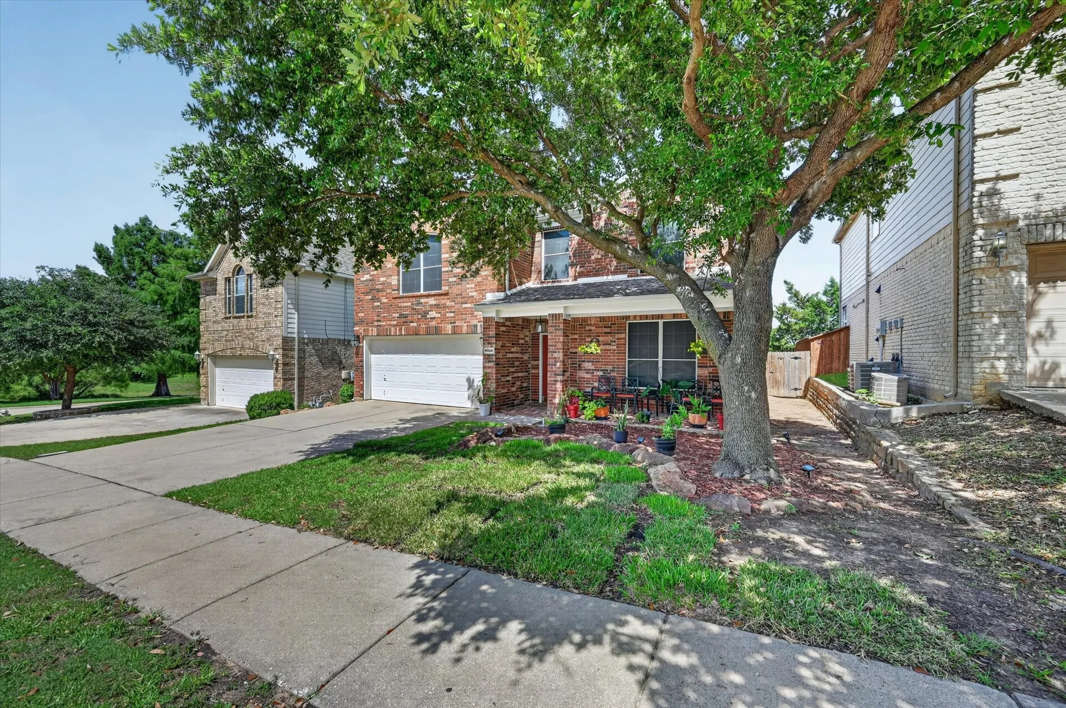 Single Family Residence For Sale in Tarrant County , 9956 Delamere Drive, Fort Worth, Texas 76244, 5 Bedroom, 3 Bathroom, 2 Garage spaces, 3,427 Sqft, built in 2002, mls#21299204, Real Estate Agent in Fort Worth, Homes For Sale in Tarrant county, Homes For Sale in Fort Worth, Realtor in Fort Worth Texas, Real Estate Brokerage Independent Realty Texas, Luminita Cordes Realtor