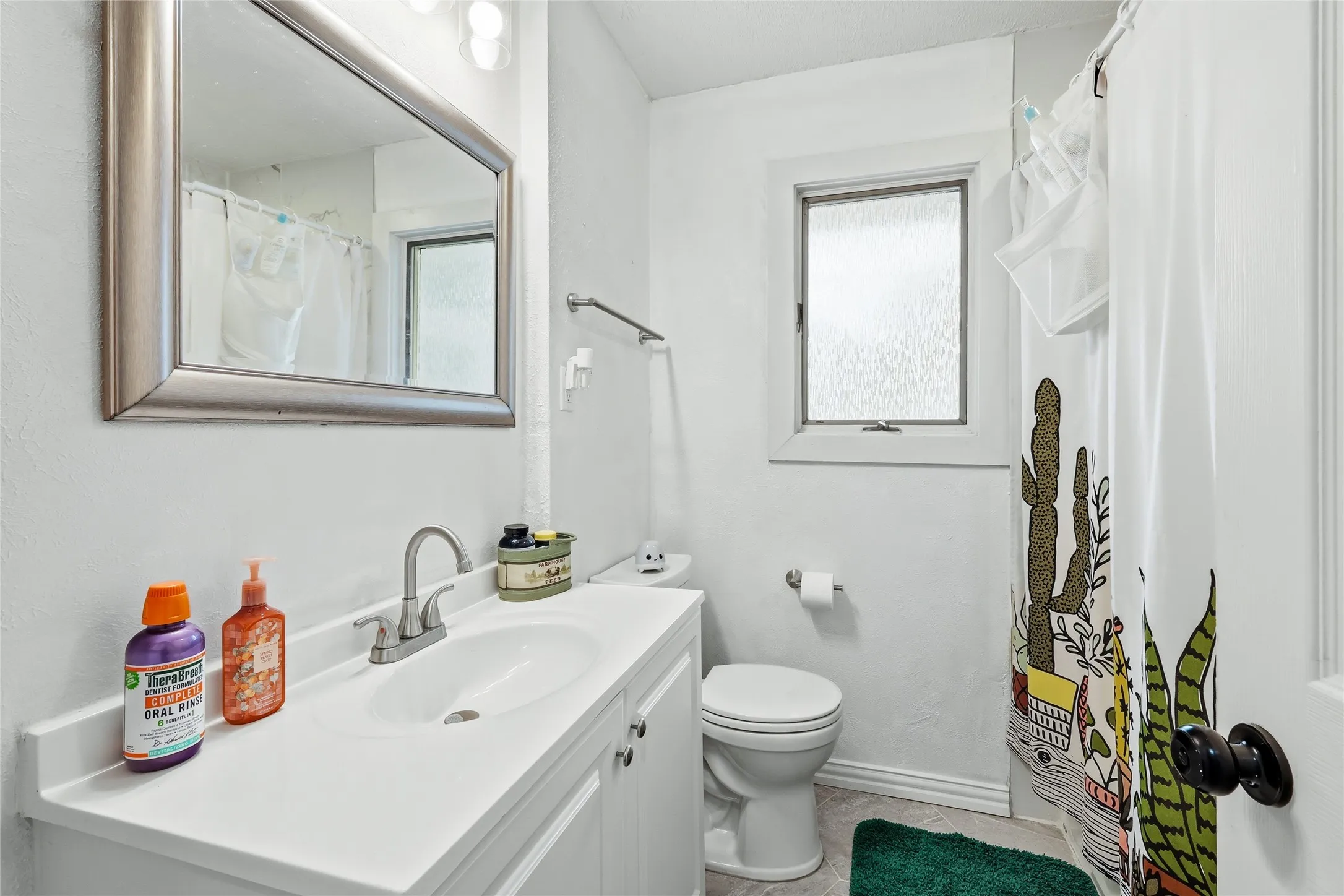 Single Family Residence For Sale in Denton County , 588 Pine Street, Lewisville, Texas 75057, 3 Bedroom, 2 Bathroom, 1 Garage spaces, 1,388 Sqft, built in 1960, mls#21298982, Real Estate Agent in Lewisville, Homes For Sale in Denton county, Homes For Sale in Lewisville, Realtor in Lewisville Texas, Real Estate Brokerage Independent Realty Texas, Luminita Cordes Realtor