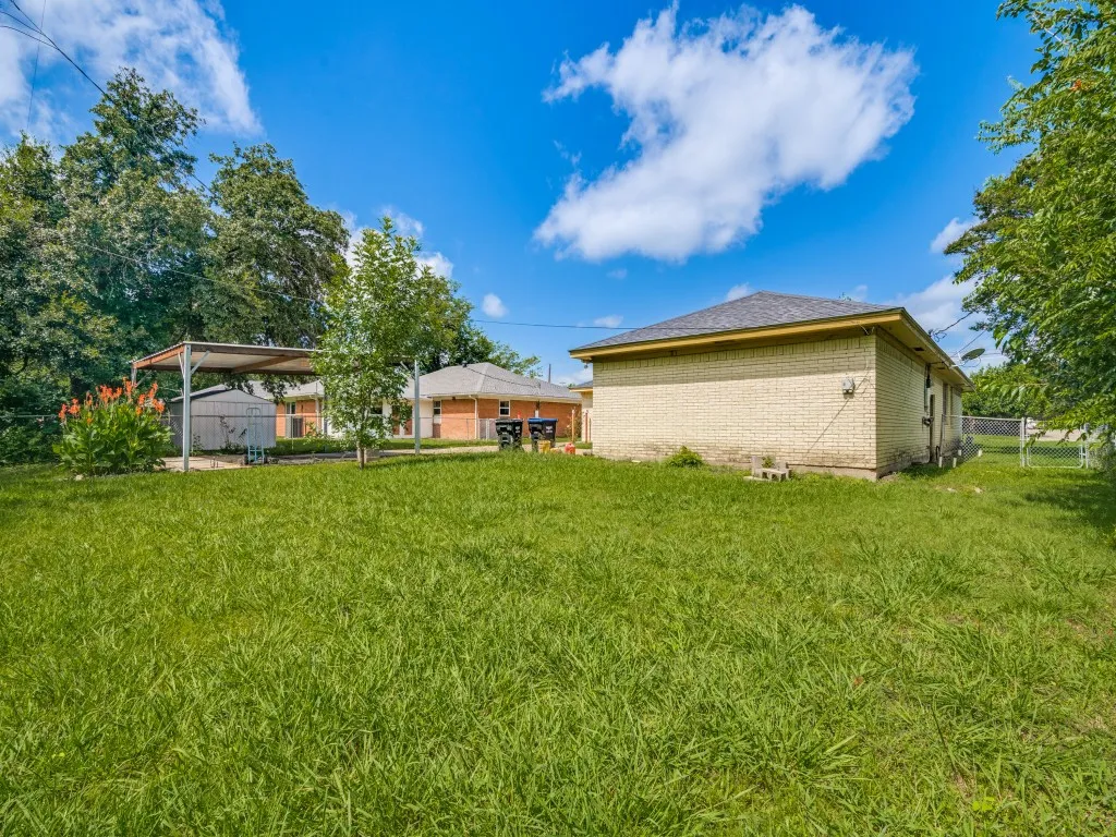 Single Family Residence For Sale in Hunt County , 6307 Stonewall Street, Greenville, Texas 75402, 3 Bedroom, 2 Bathroom, 2 Garage spaces, 1,618 Sqft, built in 1972, mls#21290552, Real Estate Agent in Greenville, Homes For Sale in Hunt county, Homes For Sale in Greenville, Realtor in Greenville Texas, Real Estate Brokerage Independent Realty Texas, Luminita Cordes Realtor