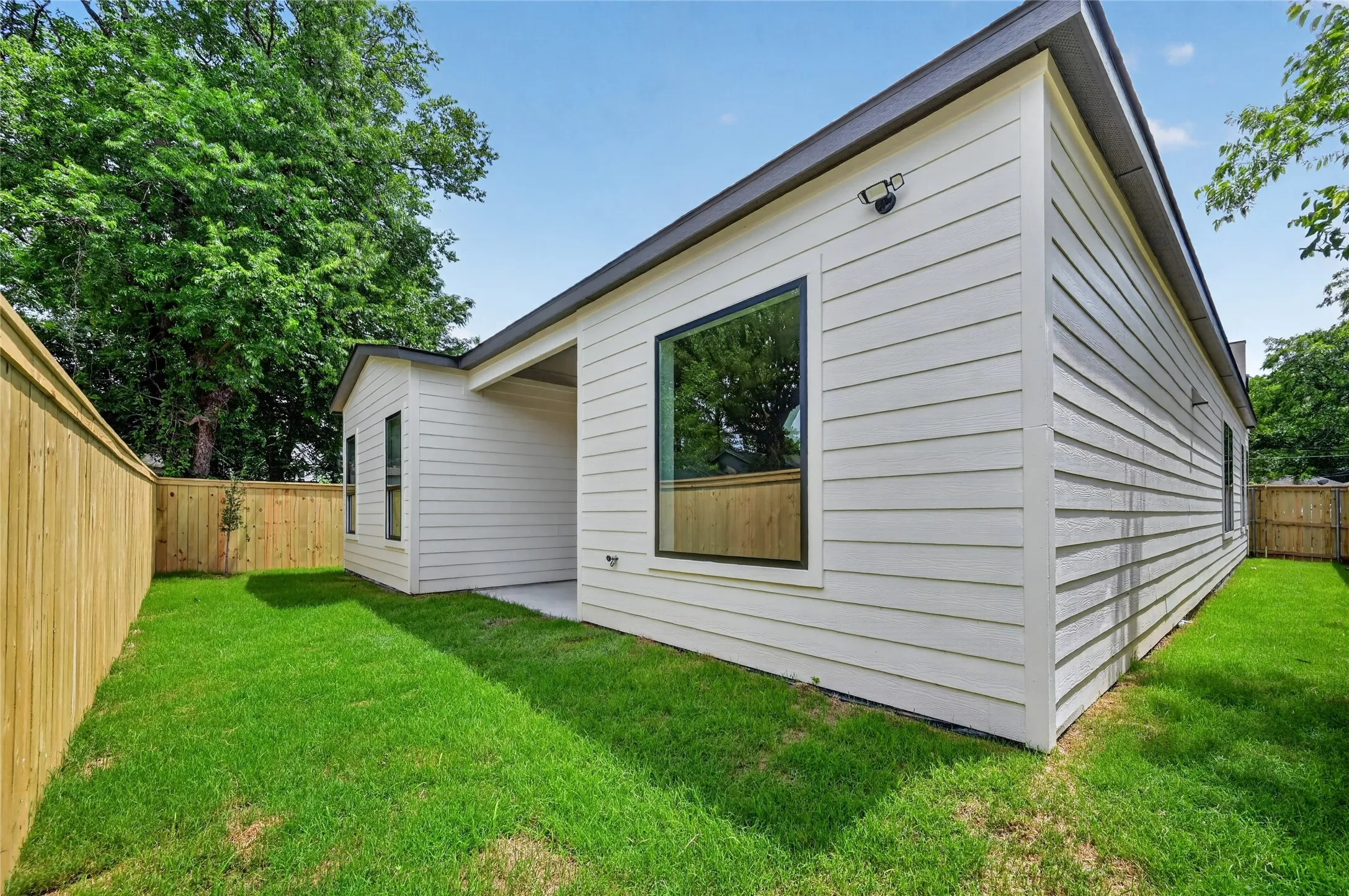 Single Family Residence For Sale in Dallas County , 5130 Echo Avenue, Dallas, Texas 75215, 4 Bedroom, 3 Bathroom, 1 Garage spaces, 1,826 Sqft, built in 2026, mls#21300009, Real Estate Agent in Dallas, Homes For Sale in Dallas county, Homes For Sale in Dallas, Realtor in Dallas Texas, Real Estate Brokerage Independent Realty Texas, Luminita Cordes Realtor