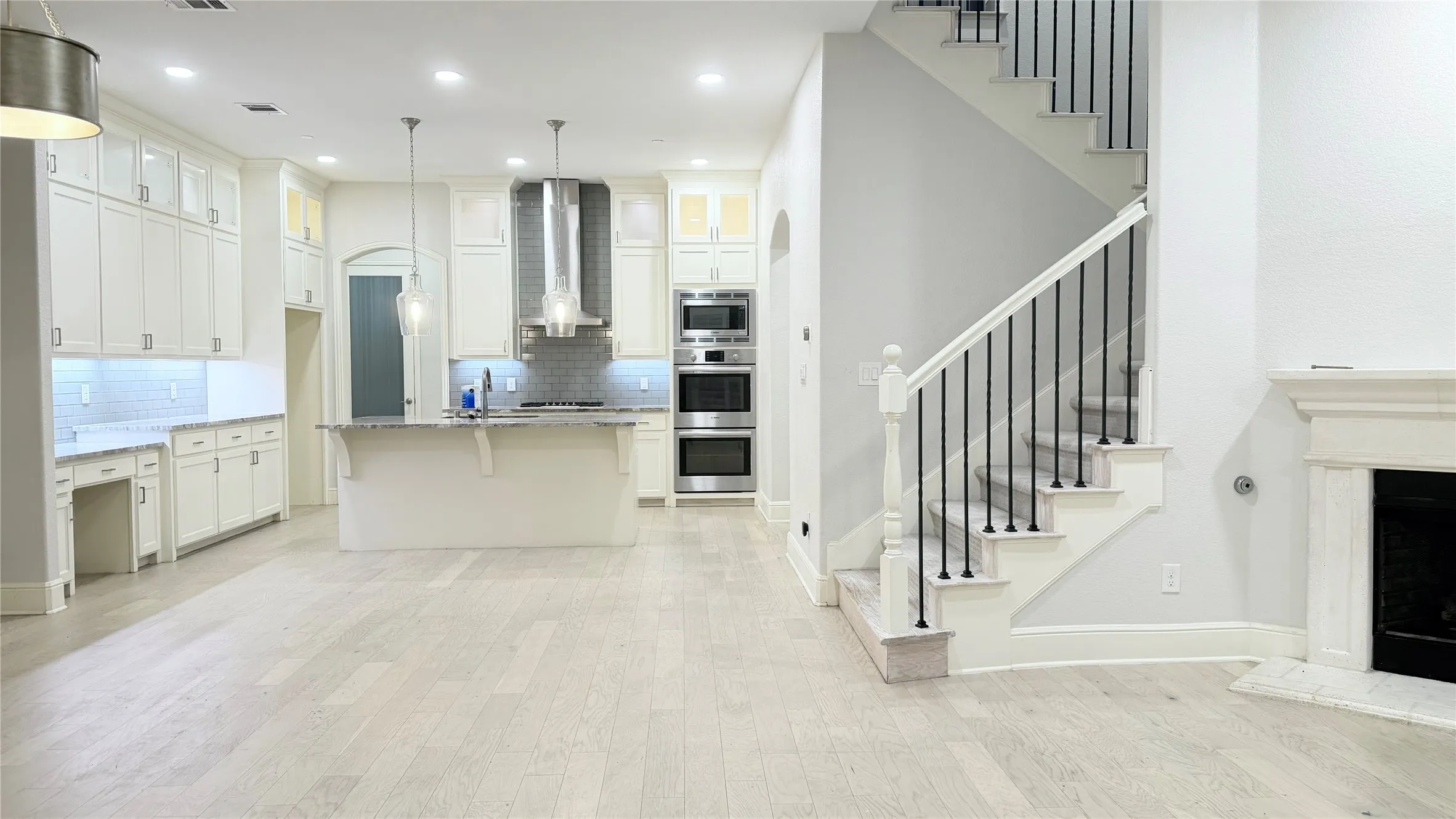 Townhouse For Rent in Collin County , 7525 Renaissance Boulevard, Mc Kinney, Texas 75070, 3 Bedroom, 3 Bathroom, 2 Garage spaces, 2,502 Sqft, built in 2017, mls#21282239, Real Estate Agent in Mc Kinney, Homes For Rent in Collin county, Homes For Rent in Mc Kinney, Realtor in Mc Kinney Texas, Real Estate Brokerage Independent Realty Texas, Luminita Cordes Realtor