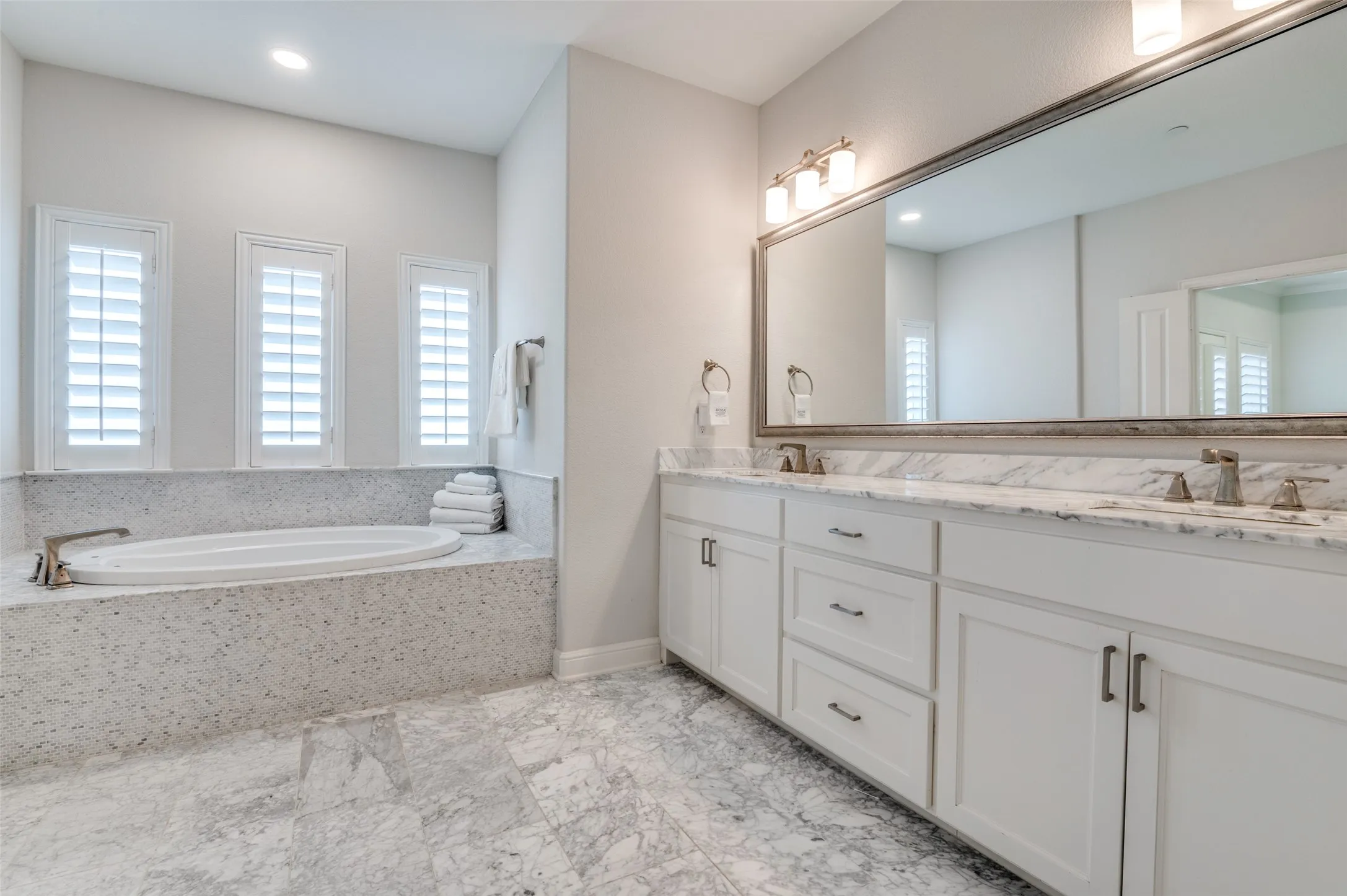 Townhouse For Rent in Collin County , 7525 Renaissance Boulevard, Mc Kinney, Texas 75070, 3 Bedroom, 3 Bathroom, 2 Garage spaces, 2,502 Sqft, built in 2017, mls#21282239, Real Estate Agent in Mc Kinney, Homes For Rent in Collin county, Homes For Rent in Mc Kinney, Realtor in Mc Kinney Texas, Real Estate Brokerage Independent Realty Texas, Luminita Cordes Realtor