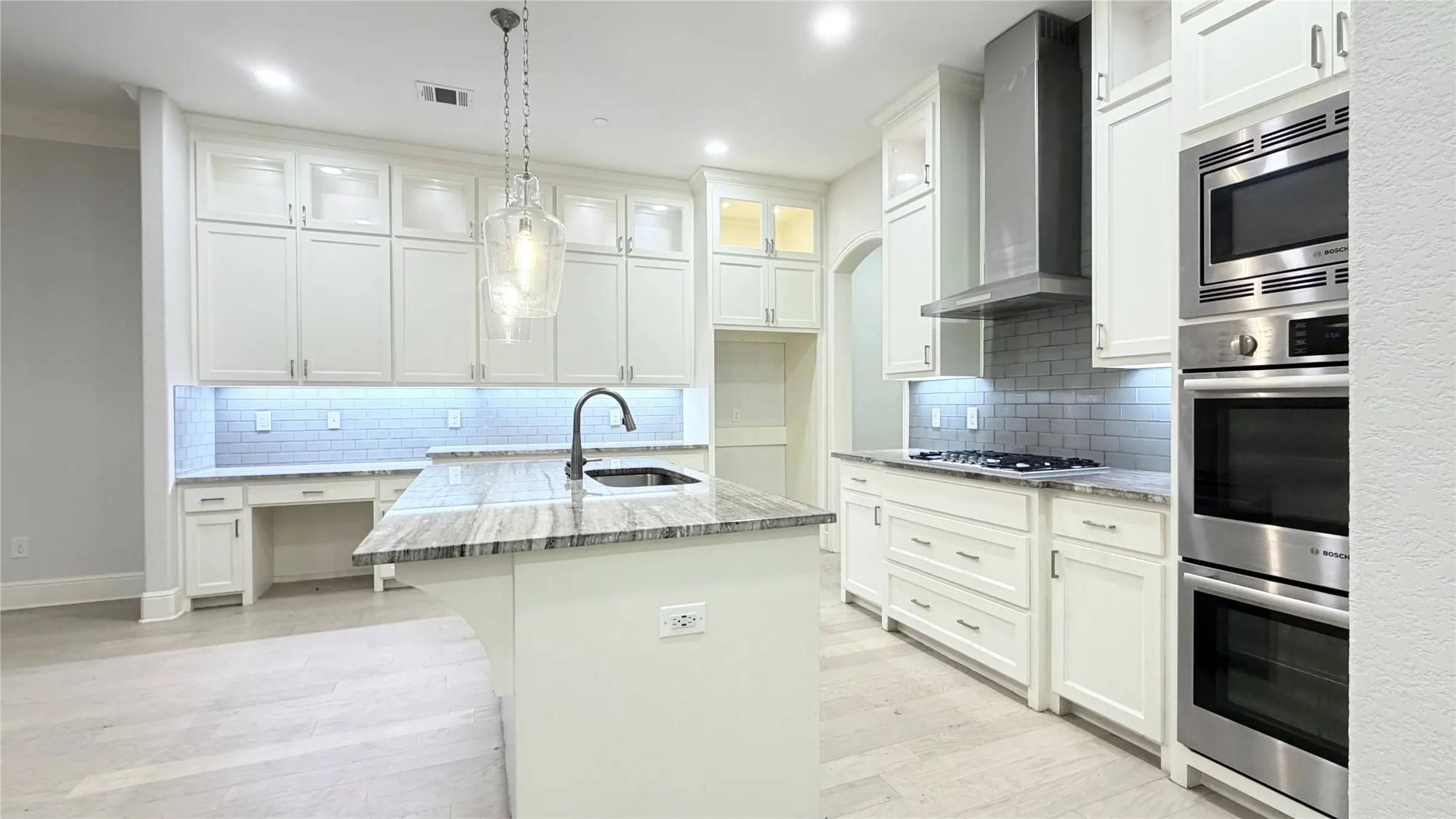 Townhouse For Rent in Collin County , 7525 Renaissance Boulevard, Mc Kinney, Texas 75070, 3 Bedroom, 3 Bathroom, 2 Garage spaces, 2,502 Sqft, built in 2017, mls#21282239, Real Estate Agent in Mc Kinney, Homes For Rent in Collin county, Homes For Rent in Mc Kinney, Realtor in Mc Kinney Texas, Real Estate Brokerage Independent Realty Texas, Luminita Cordes Realtor