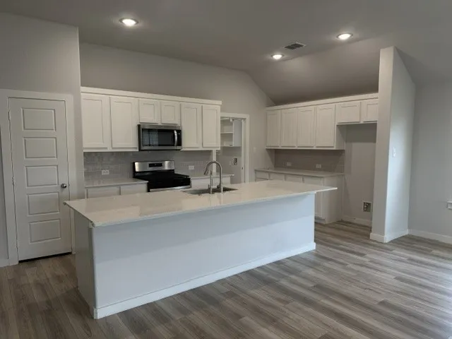 Single Family Residence For Rent in Collin County , 209 Little Bridge Drive, Lavon, Texas 75166, 3 Bedroom, 2 Bathroom, 2 Garage spaces, 1,913 Sqft, built in 2023, mls#21300026, Real Estate Agent in Lavon, Homes For Rent in Collin county, Homes For Rent in Lavon, Realtor in Lavon Texas, Real Estate Brokerage Independent Realty Texas, Luminita Cordes Realtor