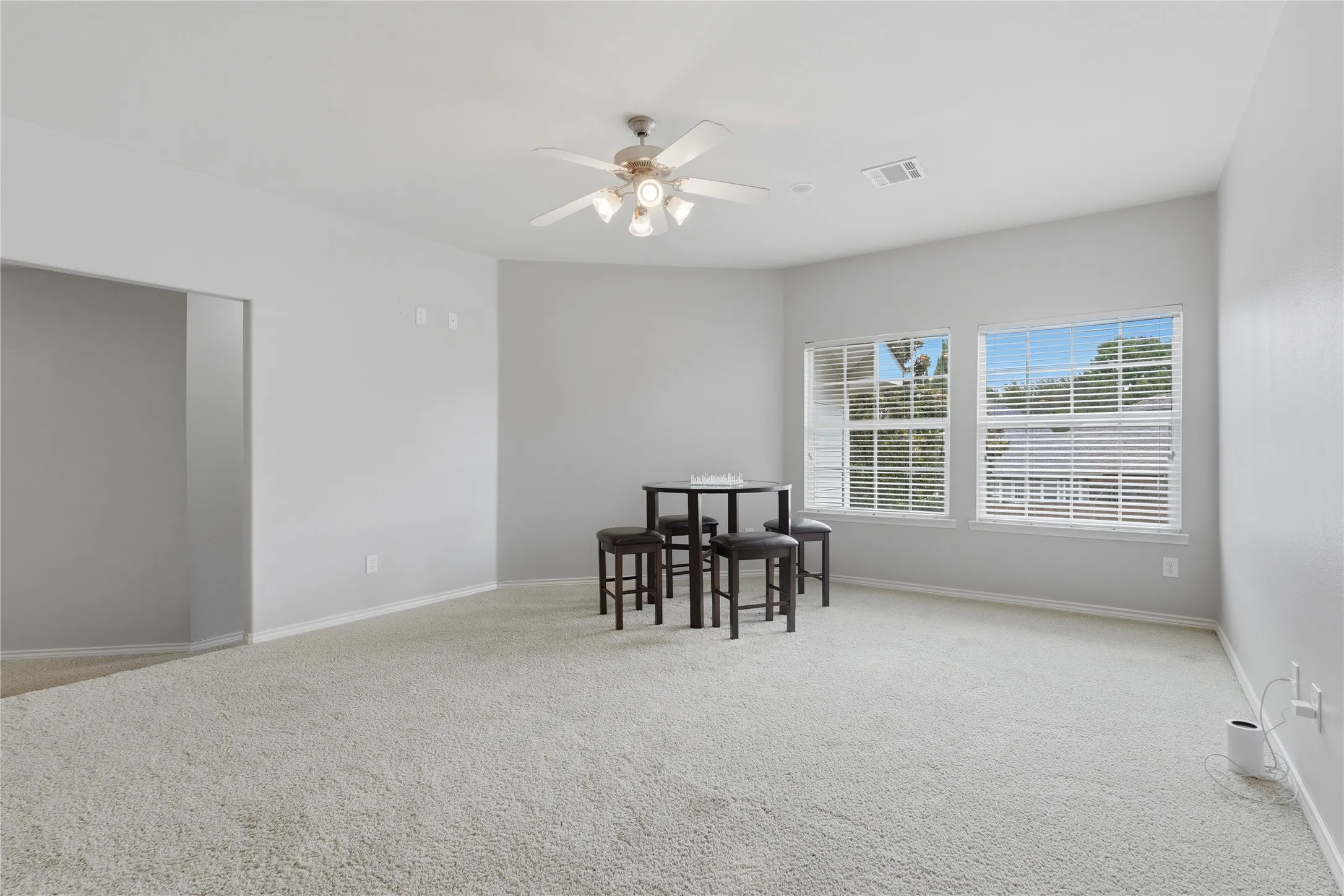 Single Family Residence For Sale in Collin County , 4609 Temecula Creek Trail, Mc Kinney, Texas 75070, 4 Bedroom, 4 Bathroom, 2 Garage spaces, 3,339 Sqft, built in 2004, mls#21299992, Real Estate Agent in Mc Kinney, Homes For Sale in Collin county, Homes For Sale in Mc Kinney, Realtor in Mc Kinney Texas, Real Estate Brokerage Independent Realty Texas, Luminita Cordes Realtor