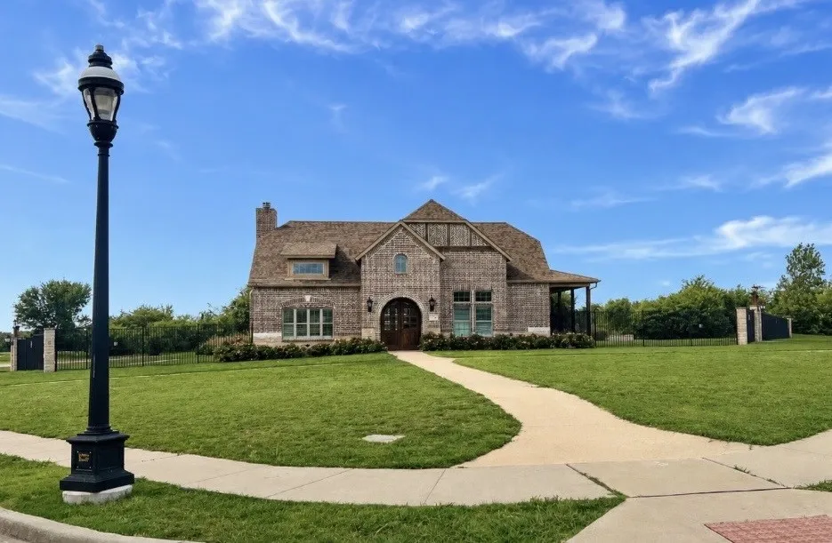 Austin Landing Amenity Center - adjacent to 516 North Creek property