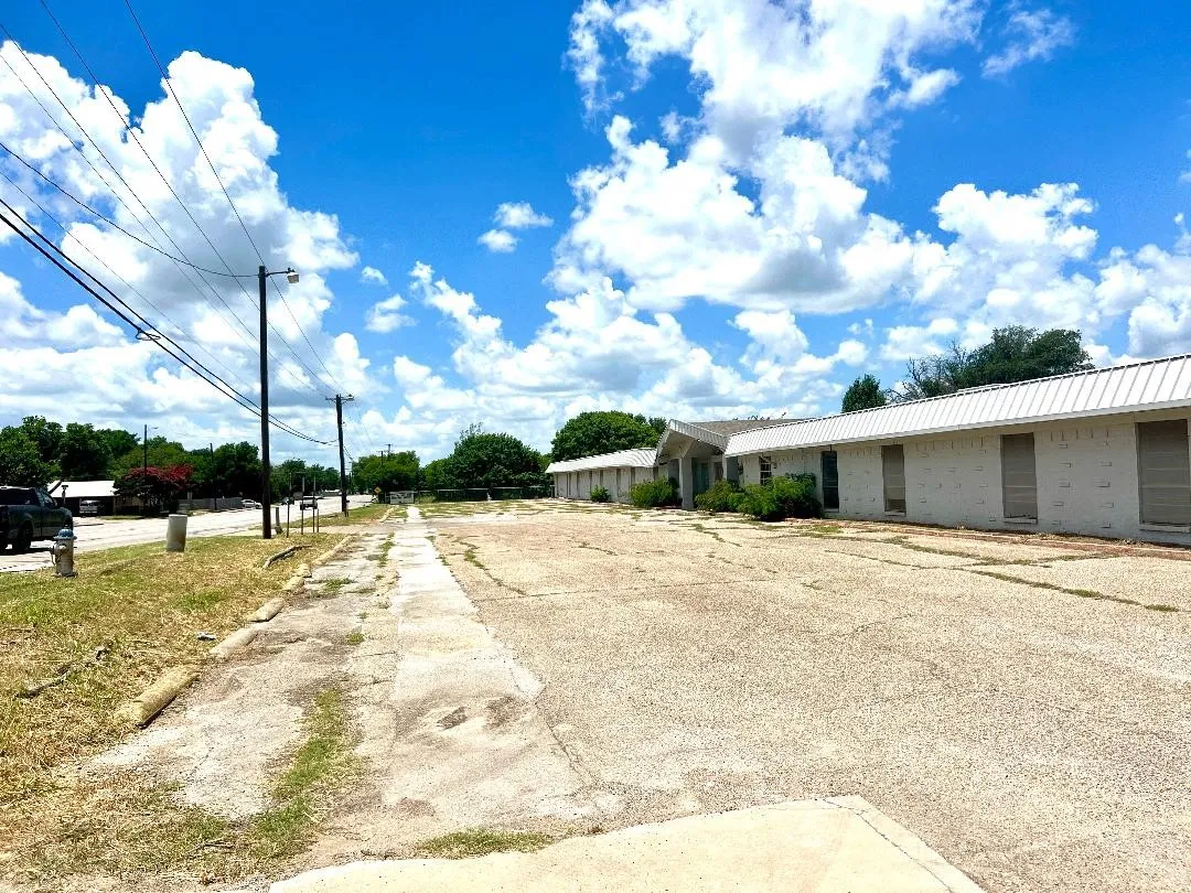 Business For Sale in Johnson County , 1108 W Kilpatrick Street, Cleburne, Texas 76033, 0, 0, Garage spaces, 0 Sqft, built in 1975, mls#21300031, Real Estate Agent in Cleburne, Homes For Sale in Johnson county, Homes For Sale in Cleburne, Realtor in Cleburne Texas, Real Estate Brokerage Independent Realty Texas, Luminita Cordes Realtor