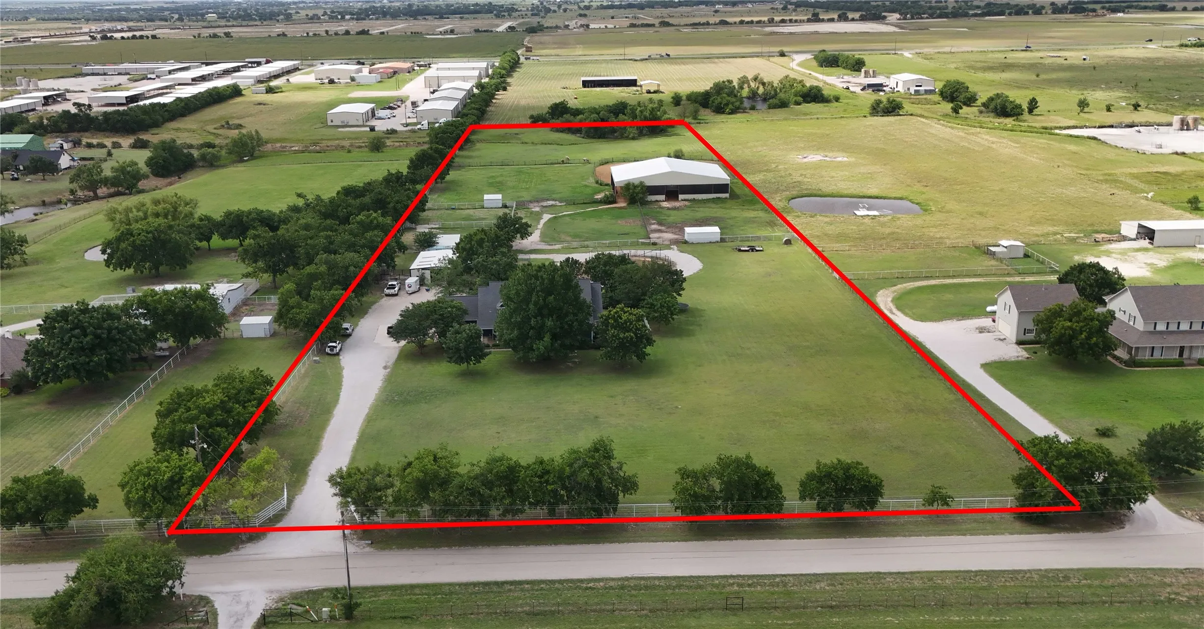 Single Family Residence For Sale in Denton County , 10609 Jackson Road, Krum, Texas 76249, 3 Bedroom, 4 Bathroom, 2 Garage spaces, 2,354 Sqft, built in 1995, mls#21290333, Real Estate Agent in Krum, Homes For Sale in Denton county, Homes For Sale in Krum, Realtor in Krum Texas, Real Estate Brokerage Independent Realty Texas, Luminita Cordes Realtor