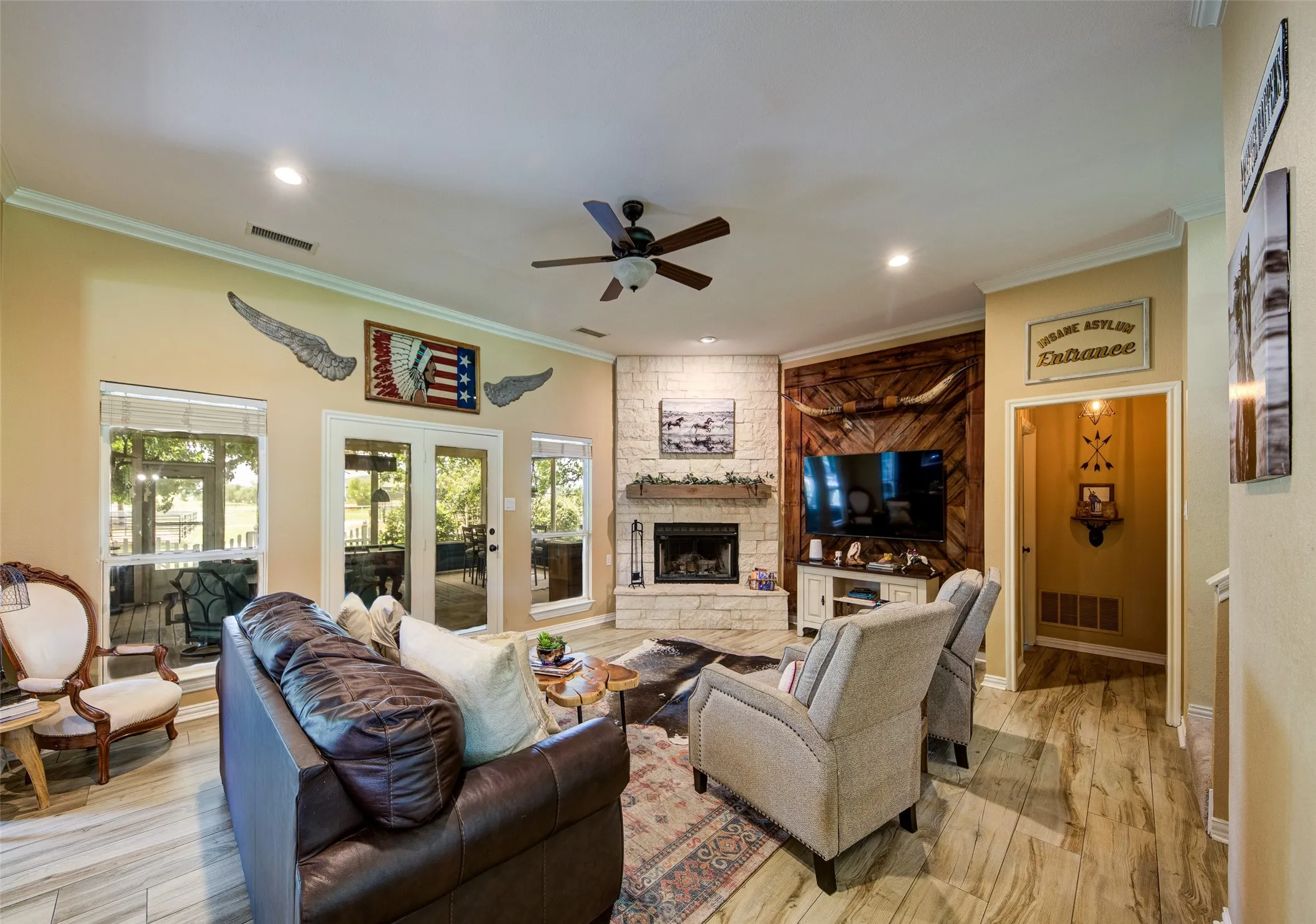 Single Family Residence For Sale in Denton County , 10609 Jackson Road, Krum, Texas 76249, 3 Bedroom, 4 Bathroom, 2 Garage spaces, 2,354 Sqft, built in 1995, mls#21290333, Real Estate Agent in Krum, Homes For Sale in Denton county, Homes For Sale in Krum, Realtor in Krum Texas, Real Estate Brokerage Independent Realty Texas, Luminita Cordes Realtor