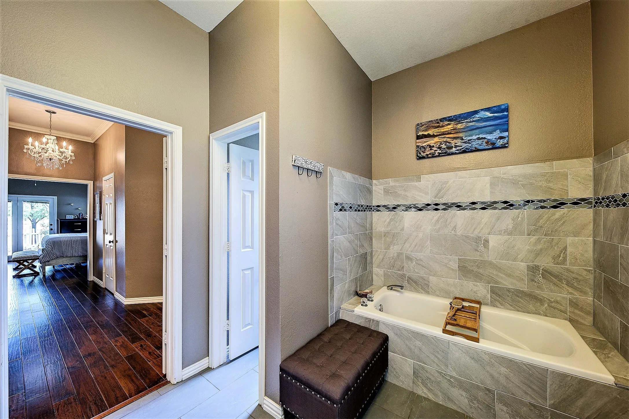 Single Family Residence For Sale in Denton County , 10609 Jackson Road, Krum, Texas 76249, 3 Bedroom, 4 Bathroom, 2 Garage spaces, 2,354 Sqft, built in 1995, mls#21290333, Real Estate Agent in Krum, Homes For Sale in Denton county, Homes For Sale in Krum, Realtor in Krum Texas, Real Estate Brokerage Independent Realty Texas, Luminita Cordes Realtor