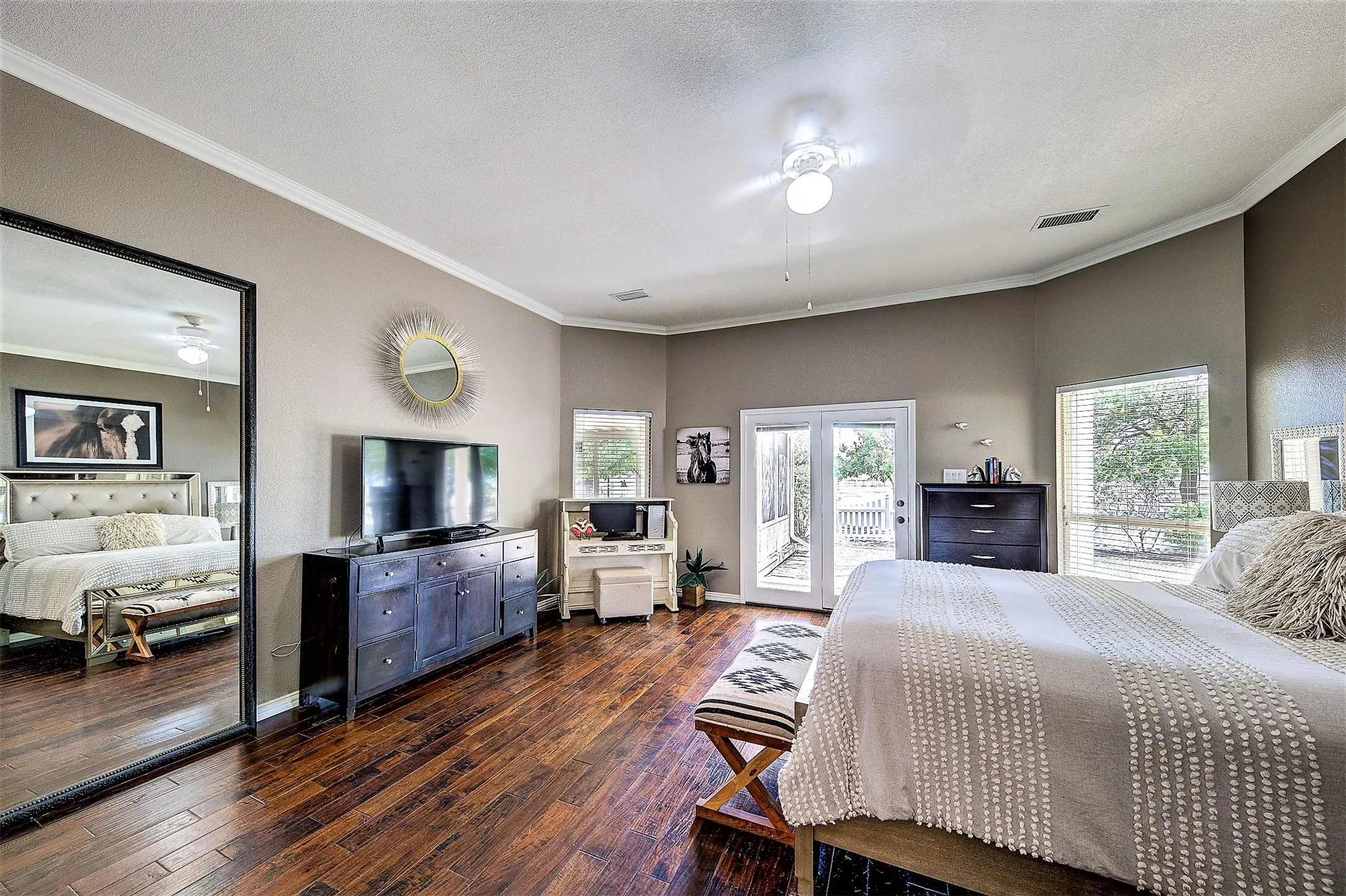 Single Family Residence For Sale in Denton County , 10609 Jackson Road, Krum, Texas 76249, 3 Bedroom, 4 Bathroom, 2 Garage spaces, 2,354 Sqft, built in 1995, mls#21290333, Real Estate Agent in Krum, Homes For Sale in Denton county, Homes For Sale in Krum, Realtor in Krum Texas, Real Estate Brokerage Independent Realty Texas, Luminita Cordes Realtor
