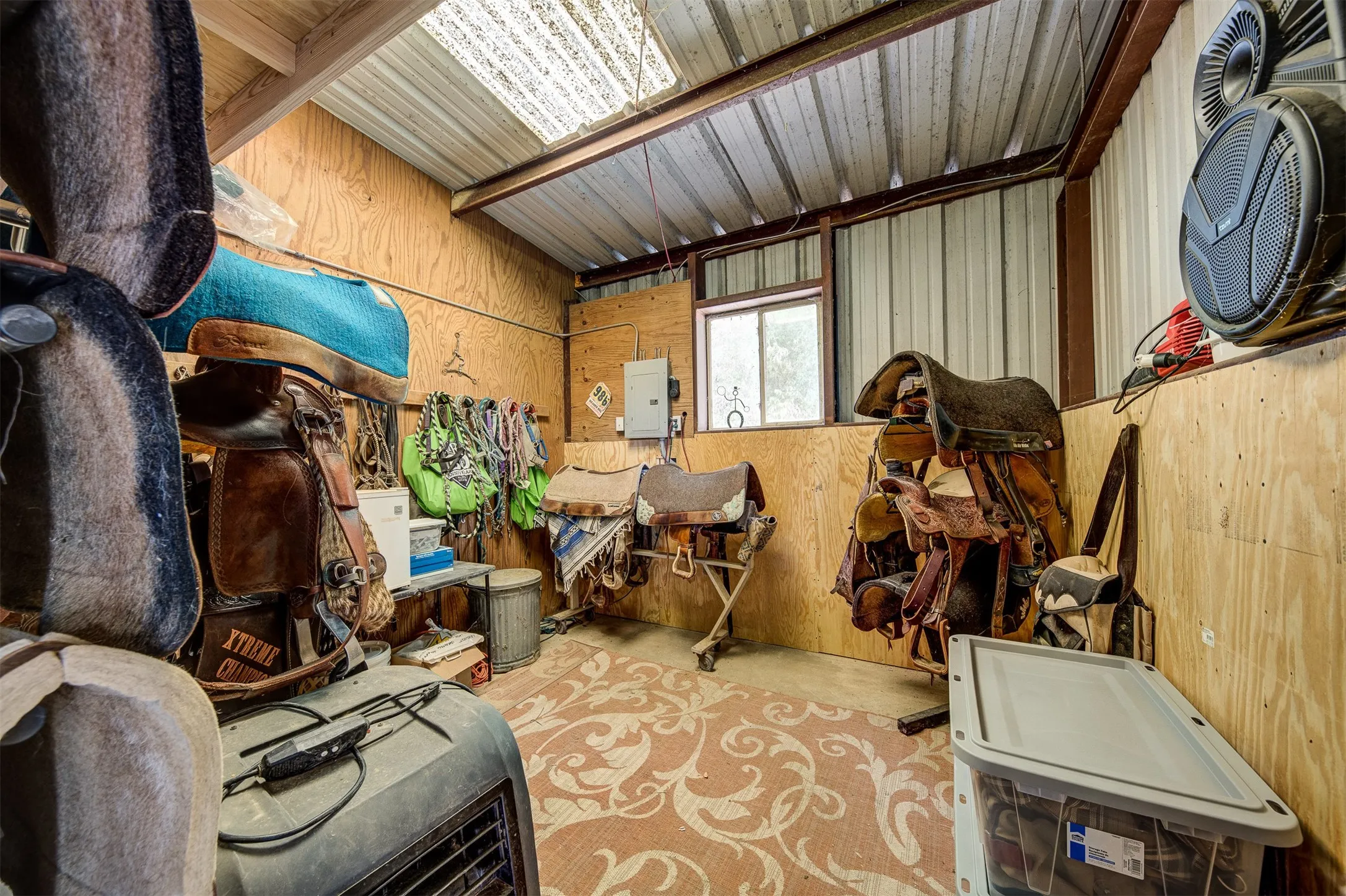 Single Family Residence For Sale in Denton County , 10609 Jackson Road, Krum, Texas 76249, 3 Bedroom, 4 Bathroom, 2 Garage spaces, 2,354 Sqft, built in 1995, mls#21290333, Real Estate Agent in Krum, Homes For Sale in Denton county, Homes For Sale in Krum, Realtor in Krum Texas, Real Estate Brokerage Independent Realty Texas, Luminita Cordes Realtor