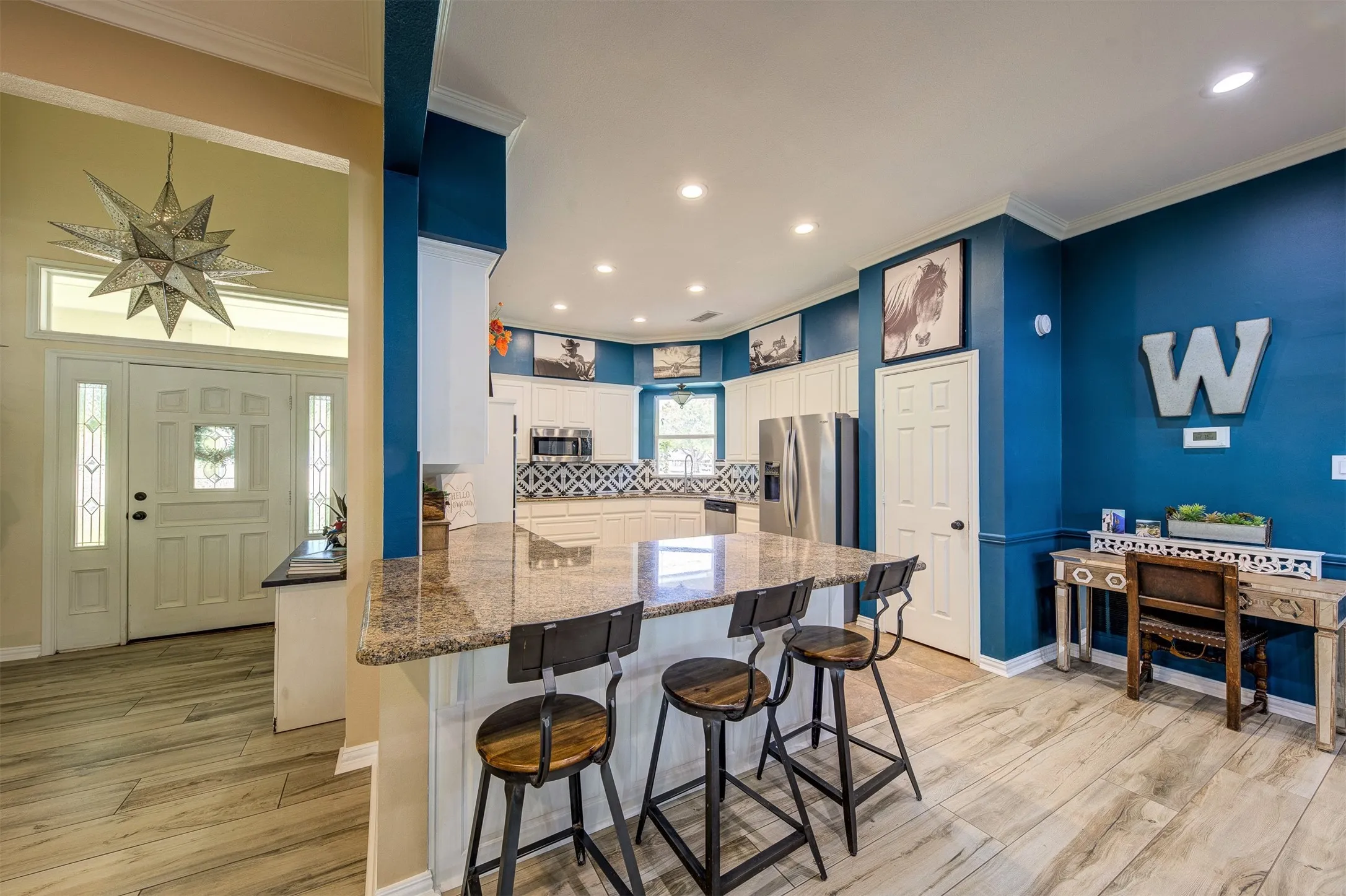 Single Family Residence For Sale in Denton County , 10609 Jackson Road, Krum, Texas 76249, 3 Bedroom, 4 Bathroom, 2 Garage spaces, 2,354 Sqft, built in 1995, mls#21290333, Real Estate Agent in Krum, Homes For Sale in Denton county, Homes For Sale in Krum, Realtor in Krum Texas, Real Estate Brokerage Independent Realty Texas, Luminita Cordes Realtor