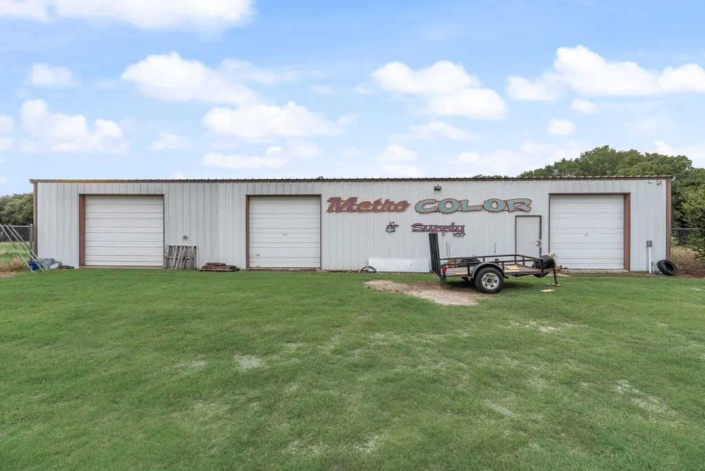 Single Family Residence For Sale in Dallas County , 12704 Garden Grove Drive, Dallas, Texas 75253, 4 Bedroom, 2 Bathroom, 6 Garage spaces, 2,242 Sqft, built in 1962, mls#21300037, Real Estate Agent in Dallas, Homes For Sale in Dallas county, Homes For Sale in Dallas, Realtor in Dallas Texas, Real Estate Brokerage Independent Realty Texas, Luminita Cordes Realtor