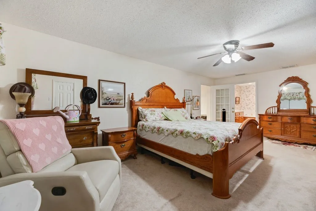 Single Family Residence For Sale in Dallas County , 12704 Garden Grove Drive, Dallas, Texas 75253, 4 Bedroom, 2 Bathroom, 6 Garage spaces, 2,242 Sqft, built in 1962, mls#21300037, Real Estate Agent in Dallas, Homes For Sale in Dallas county, Homes For Sale in Dallas, Realtor in Dallas Texas, Real Estate Brokerage Independent Realty Texas, Luminita Cordes Realtor