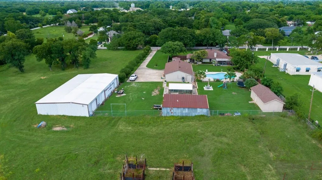 Single Family Residence For Sale in Dallas County , 12704 Garden Grove Drive, Dallas, Texas 75253, 4 Bedroom, 2 Bathroom, 6 Garage spaces, 2,242 Sqft, built in 1962, mls#21300037, Real Estate Agent in Dallas, Homes For Sale in Dallas county, Homes For Sale in Dallas, Realtor in Dallas Texas, Real Estate Brokerage Independent Realty Texas, Luminita Cordes Realtor