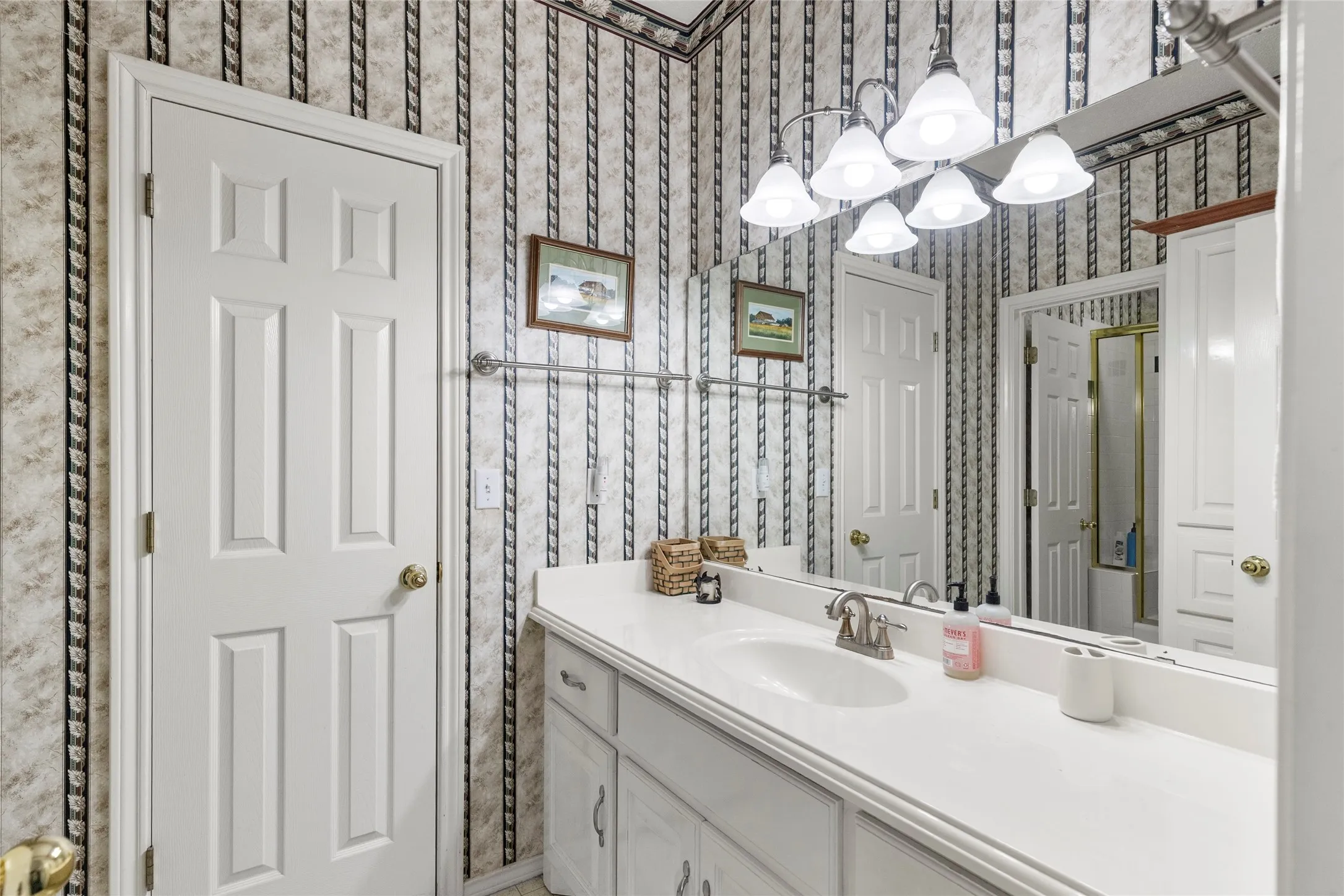 Single Family Residence For Sale in Delta County , 3120 Texas Highway 24 N, Cooper, Texas 75432, 6 Bedroom, 7 Bathroom, 3 Garage spaces, 6,457 Sqft, built in 1995, mls#21299502, Real Estate Agent in Cooper, Homes For Sale in Delta county, Homes For Sale in Cooper, Realtor in Cooper Texas, Real Estate Brokerage Independent Realty Texas, Luminita Cordes Realtor
