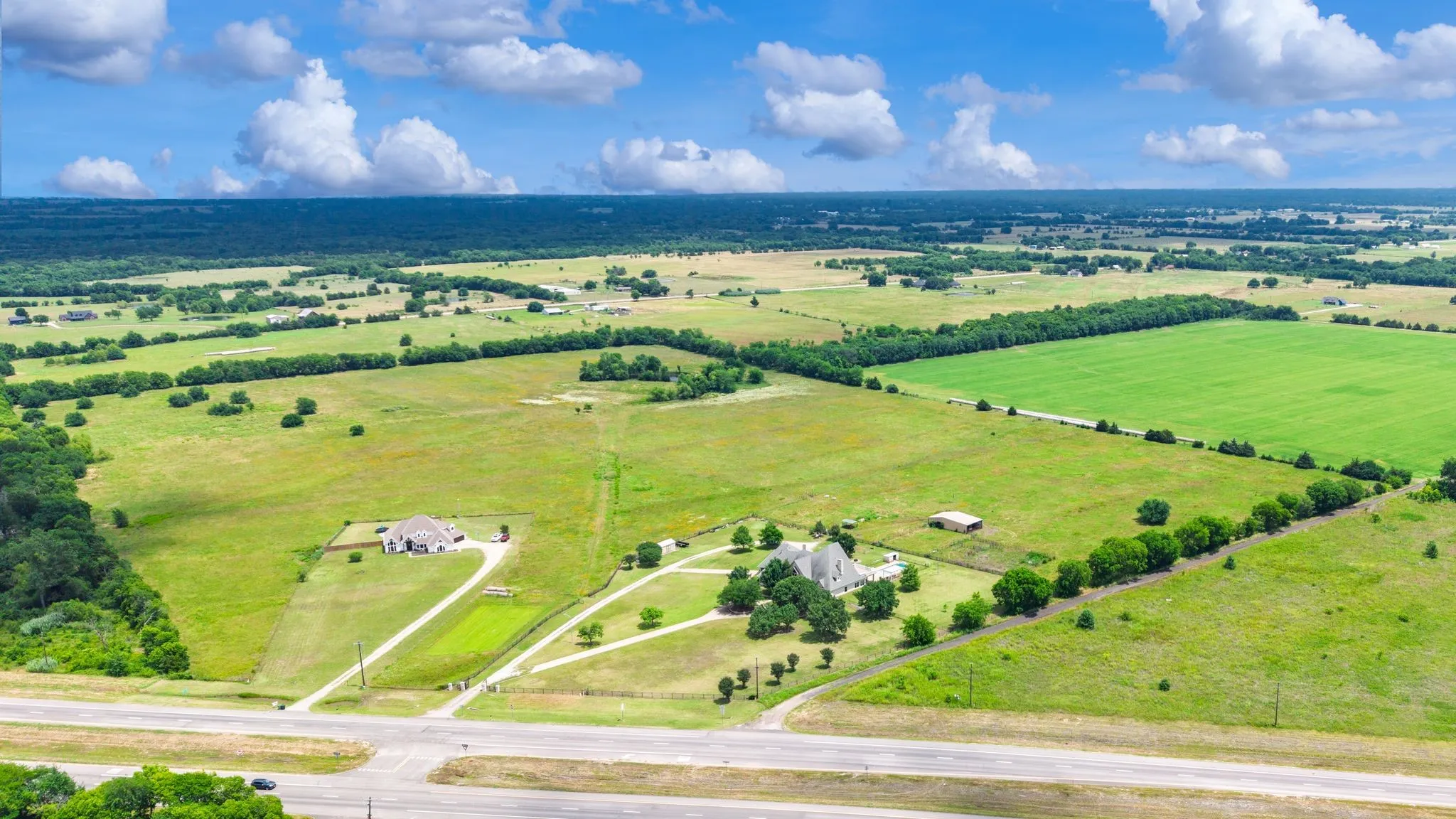 Single Family Residence For Sale in Delta County , 3120 Texas Highway 24 N, Cooper, Texas 75432, 6 Bedroom, 7 Bathroom, 3 Garage spaces, 6,457 Sqft, built in 1995, mls#21299502, Real Estate Agent in Cooper, Homes For Sale in Delta county, Homes For Sale in Cooper, Realtor in Cooper Texas, Real Estate Brokerage Independent Realty Texas, Luminita Cordes Realtor